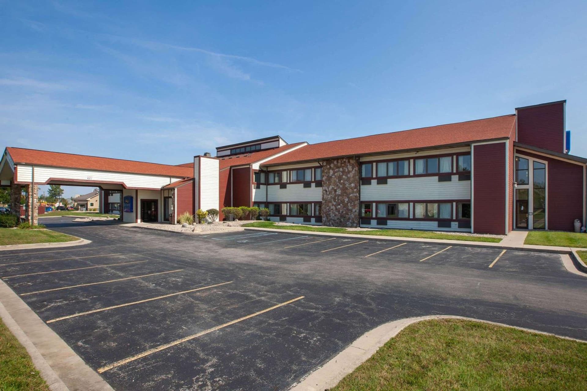 Baymont by Wyndham Franklin featured exterior or lobby in Franklin, IN — similar hotel
