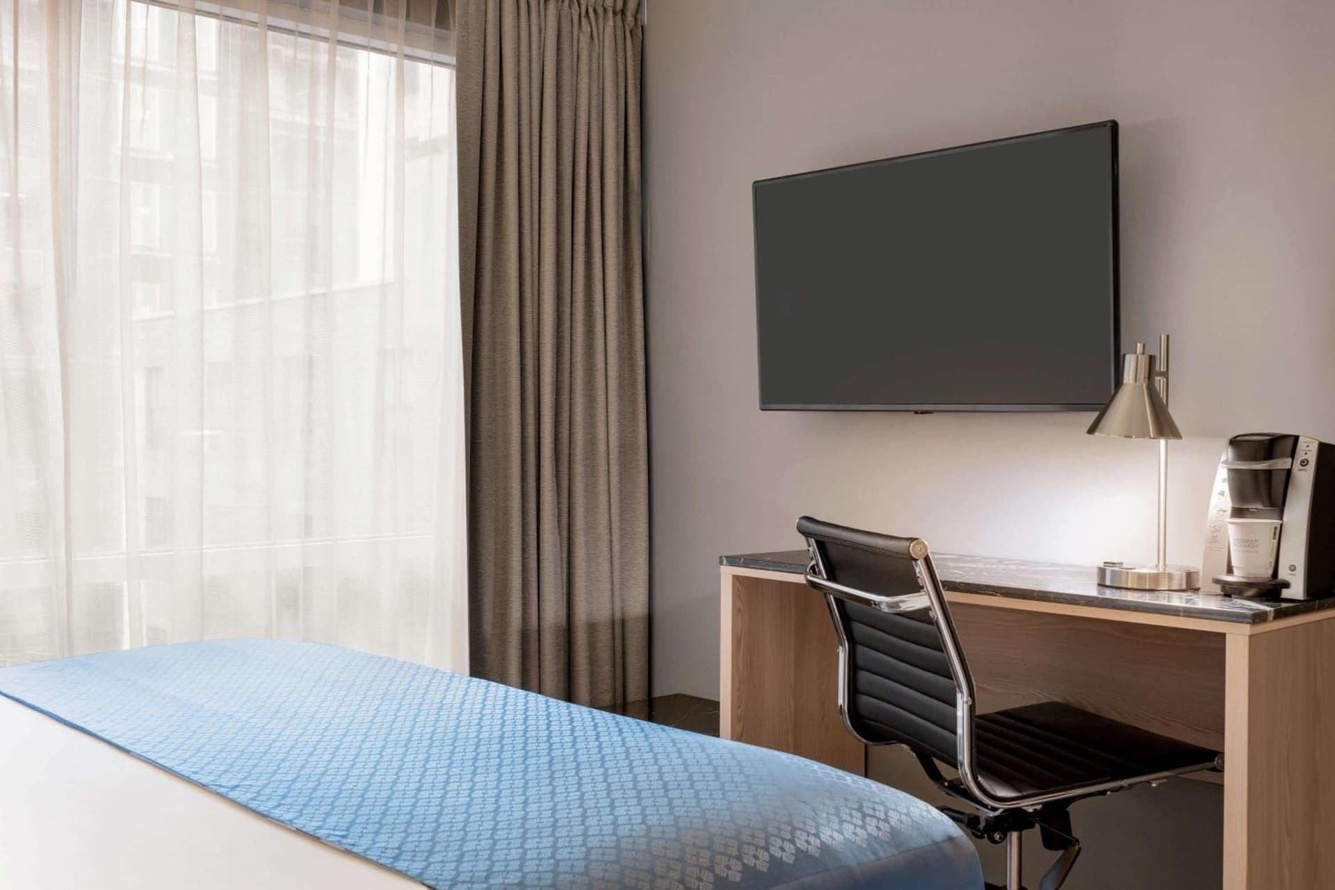 Wingate by Wyndham New York Midtown South/5th Ave property views in New York, NY — gallery photo 3