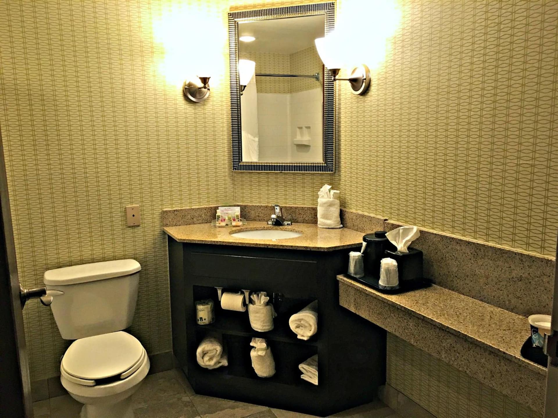 Burrstone Inn, an Ascend Collection Hotel gallery photo in Utica, NY — image 91