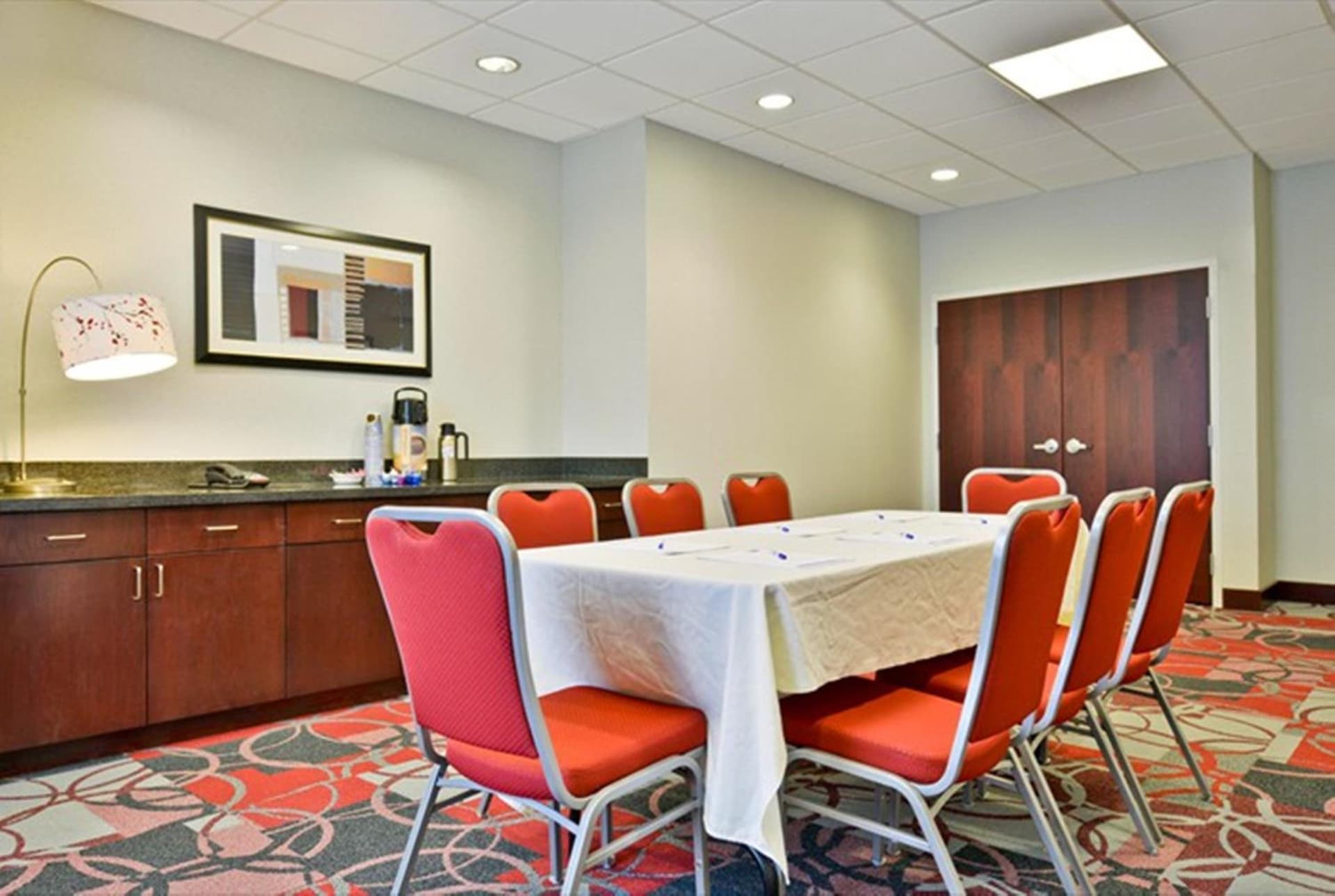 Holiday Inn Express & Suites Utica by IHG interior in Utica, NY — gallery photo 2