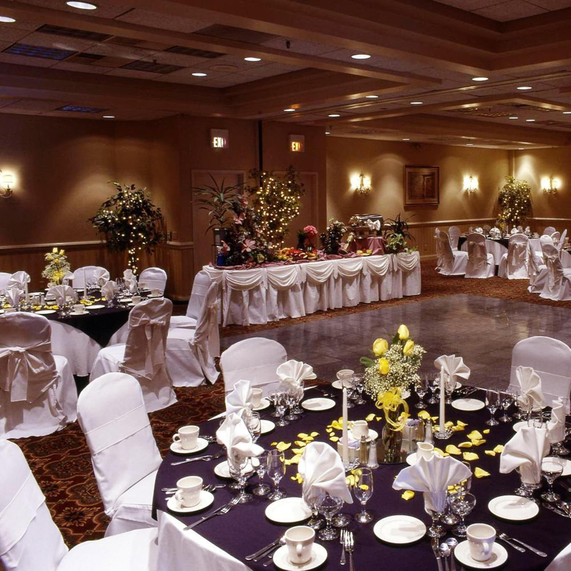 Burrstone Inn, an Ascend Collection Hotel gallery photo in Utica, NY — image 106
