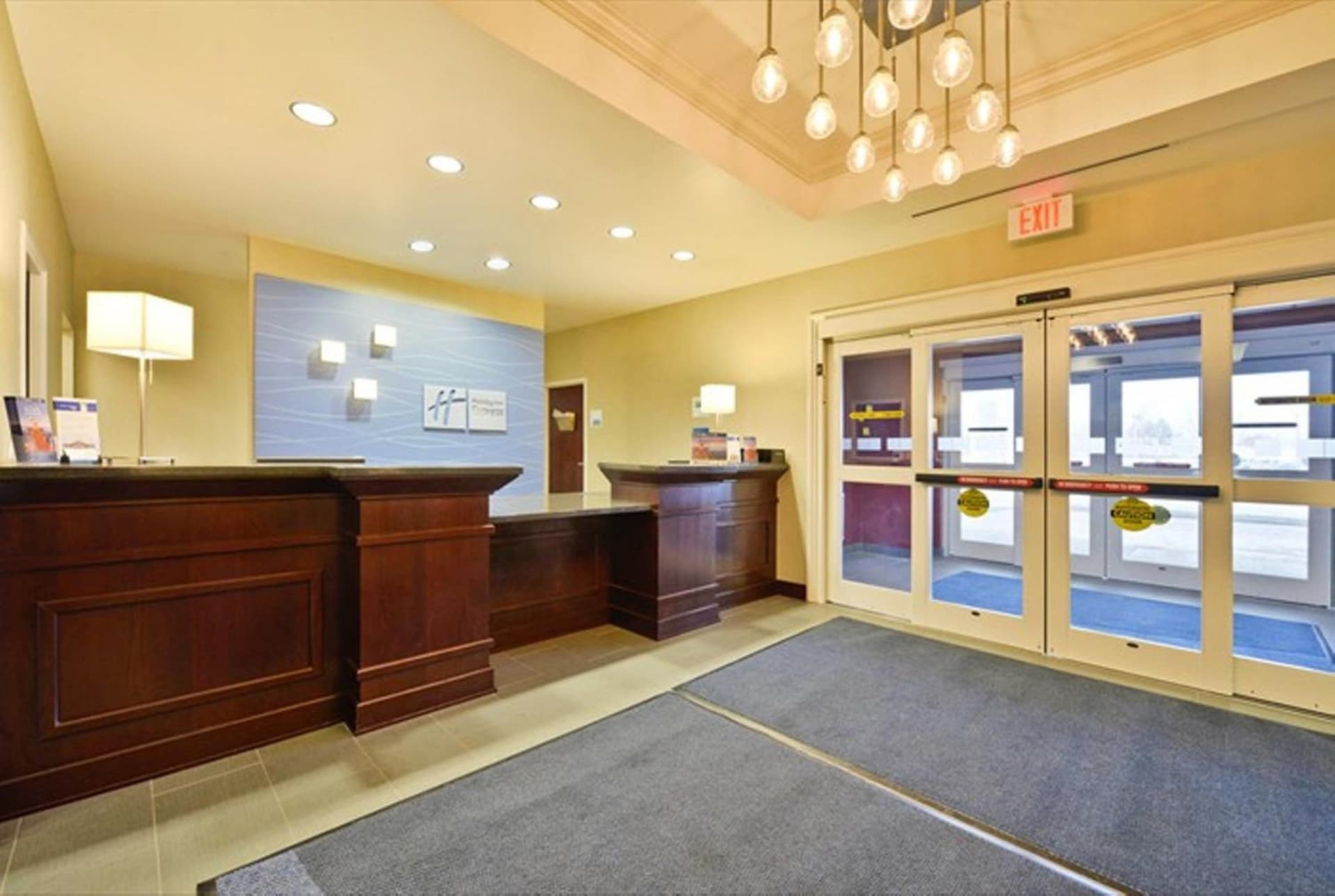 Holiday Inn Express & Suites Utica by IHG gallery photo in Utica, NY — image 13
