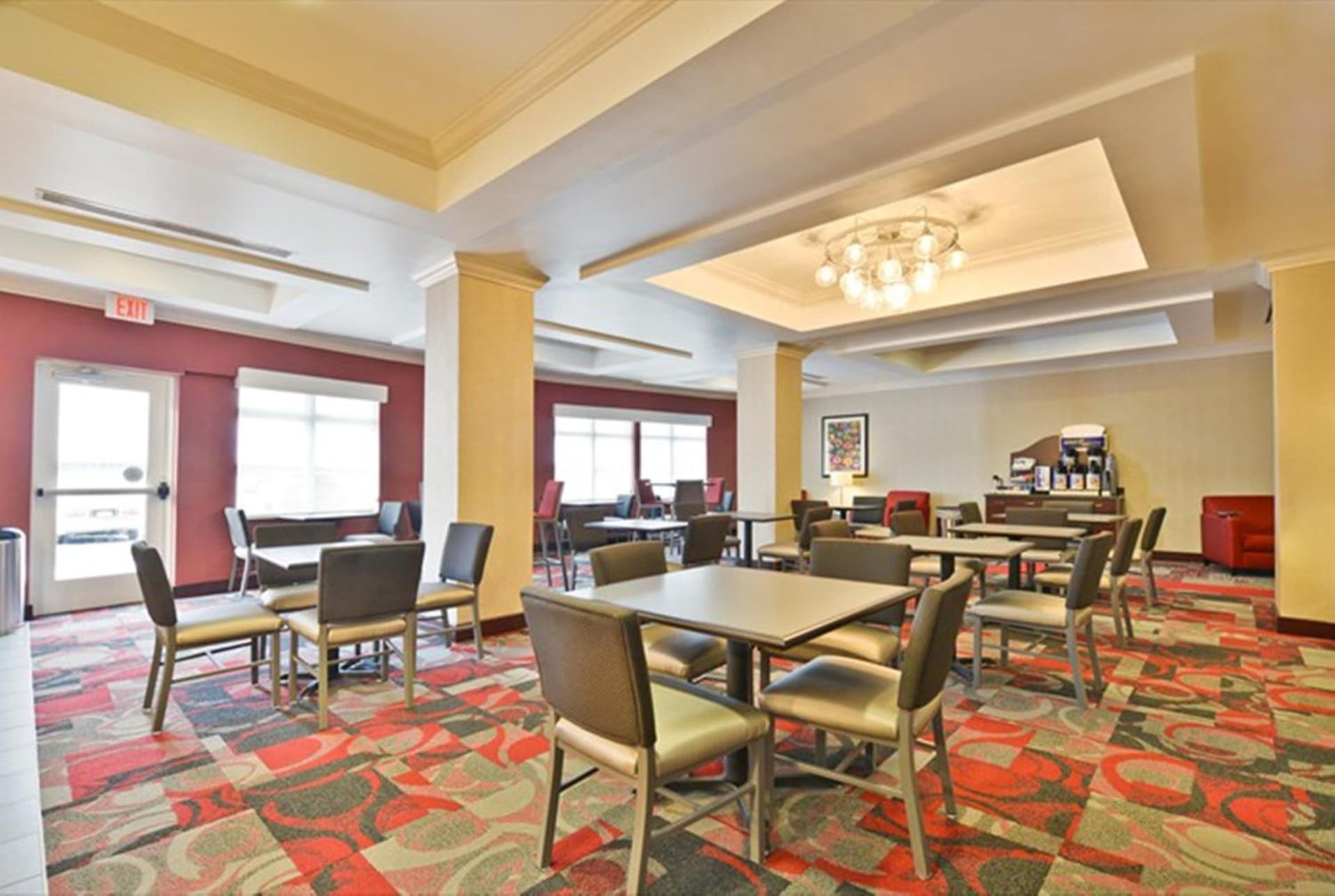 Holiday Inn Express & Suites Utica by IHG gallery photo in Utica, NY — image 41