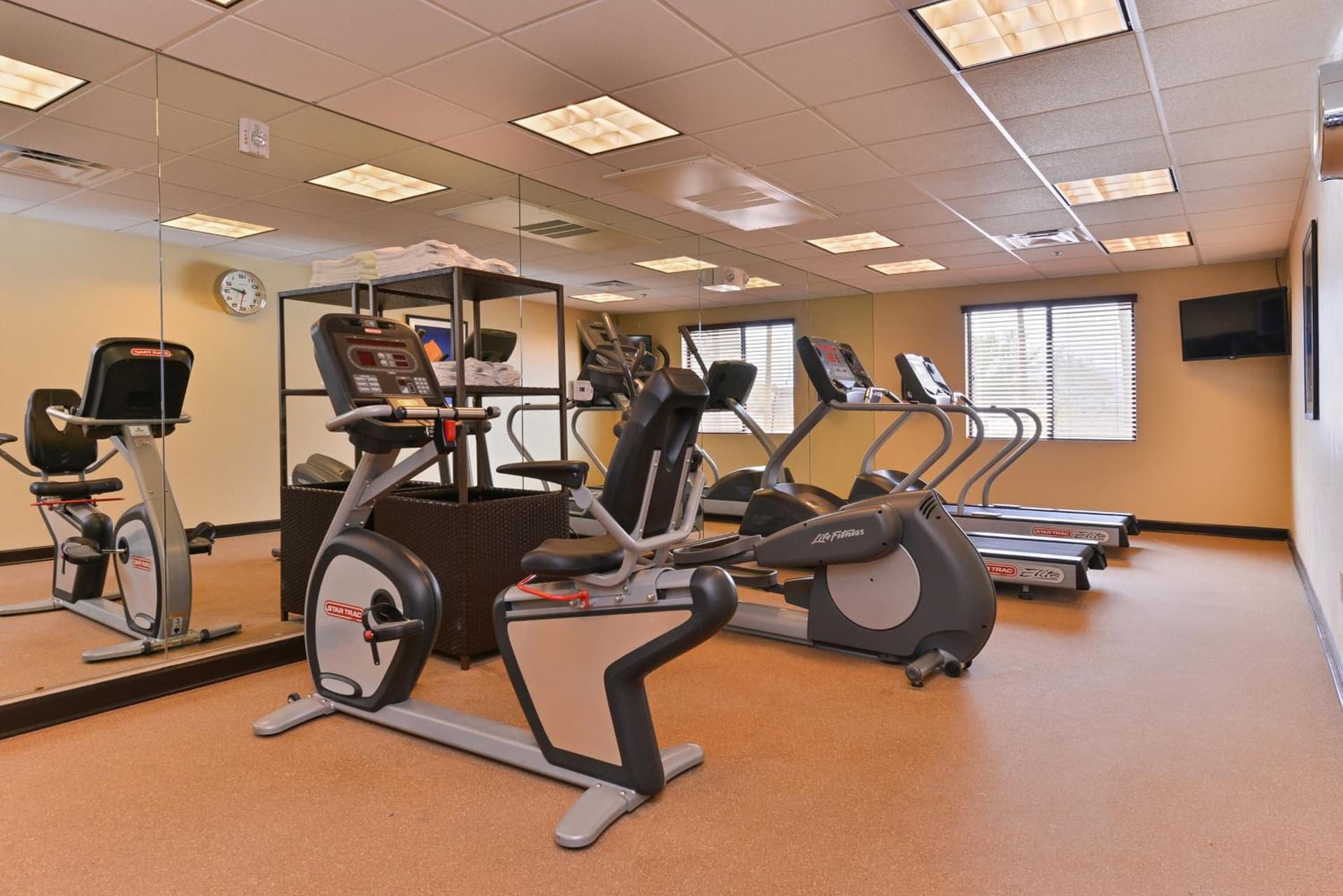 Holiday Inn Express & Suites Indio - Coachella Valley by IHG gallery photo in Indio, CA — image 44