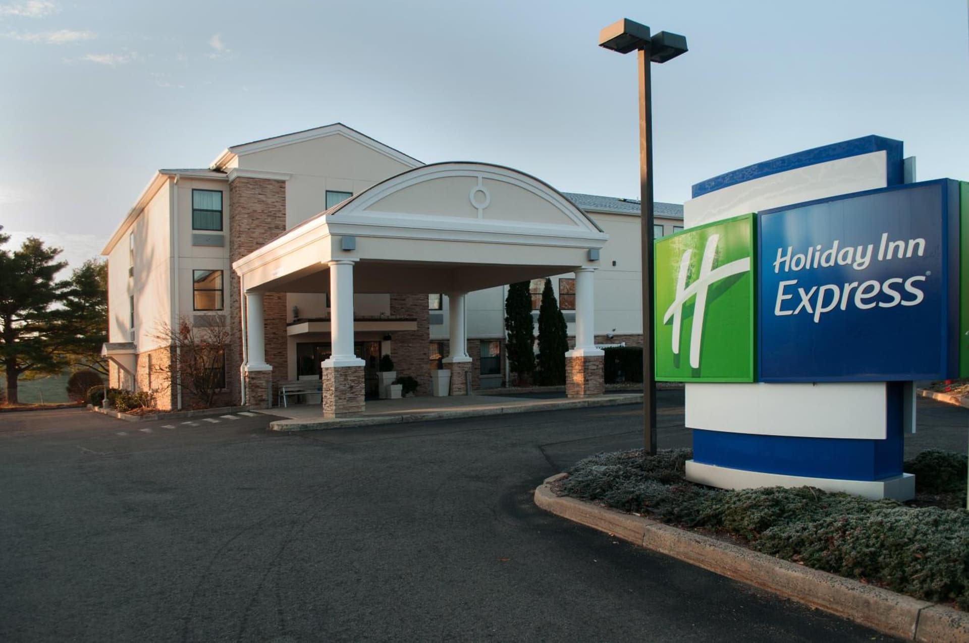 Holiday Inn Express Vernon-Manchester by IHG featured exterior or lobby in Vernon, CT — similar hotel