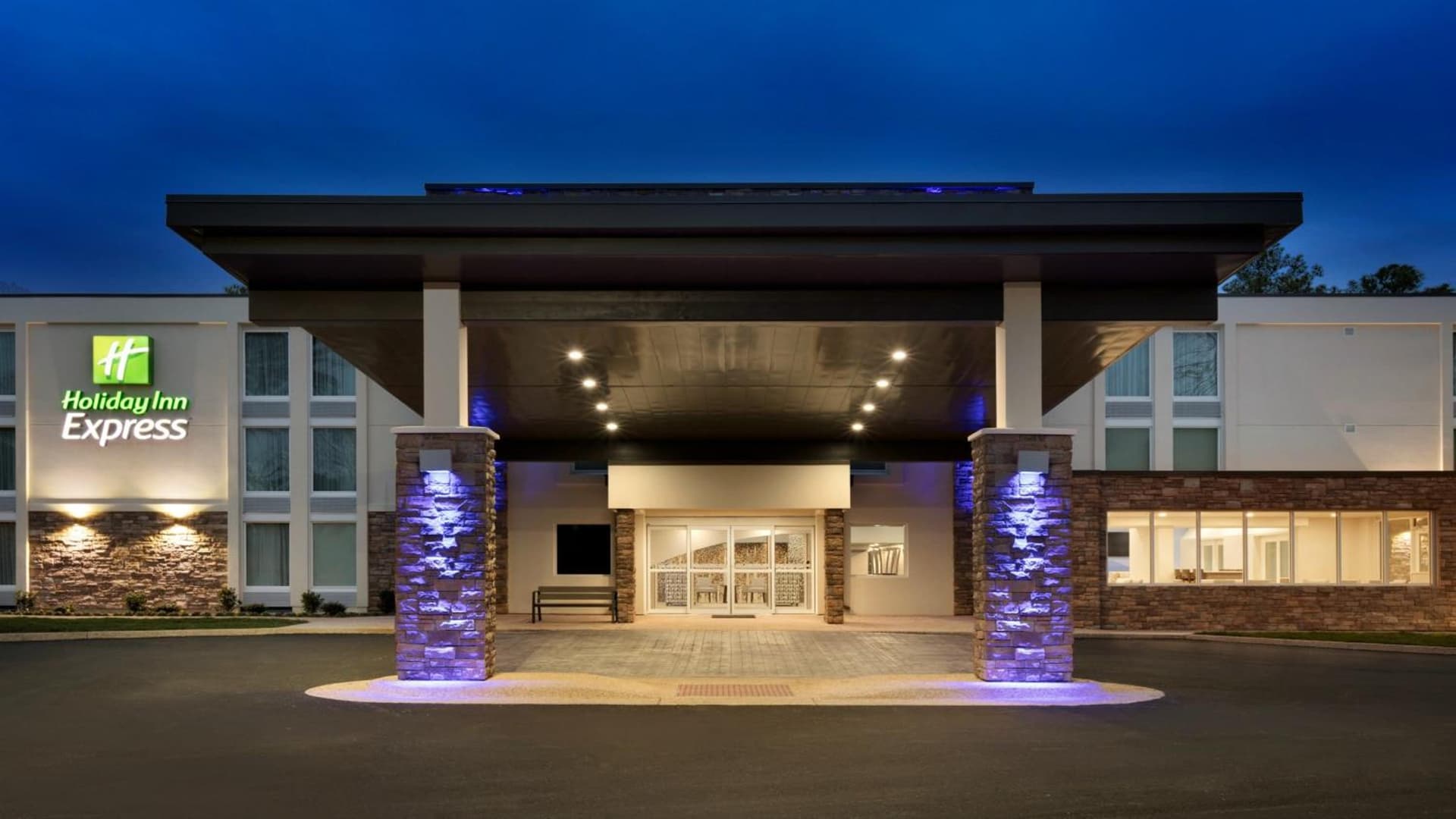 Holiday Inn Express - Williamsburg Busch Gardens Area by IHG gallery photo in Williamsburg, VA — image 11