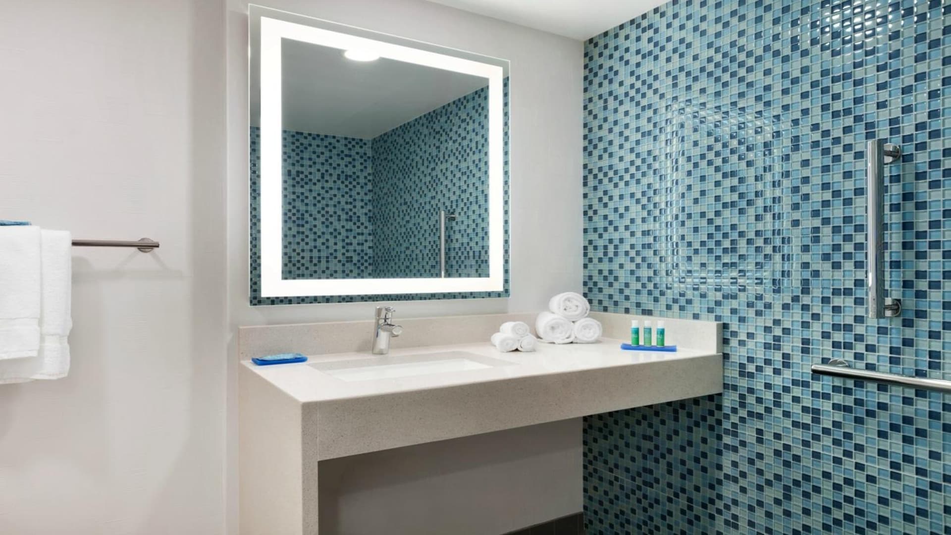 Holiday Inn Express - Williamsburg Busch Gardens Area by IHG gallery photo in Williamsburg, VA — image 21