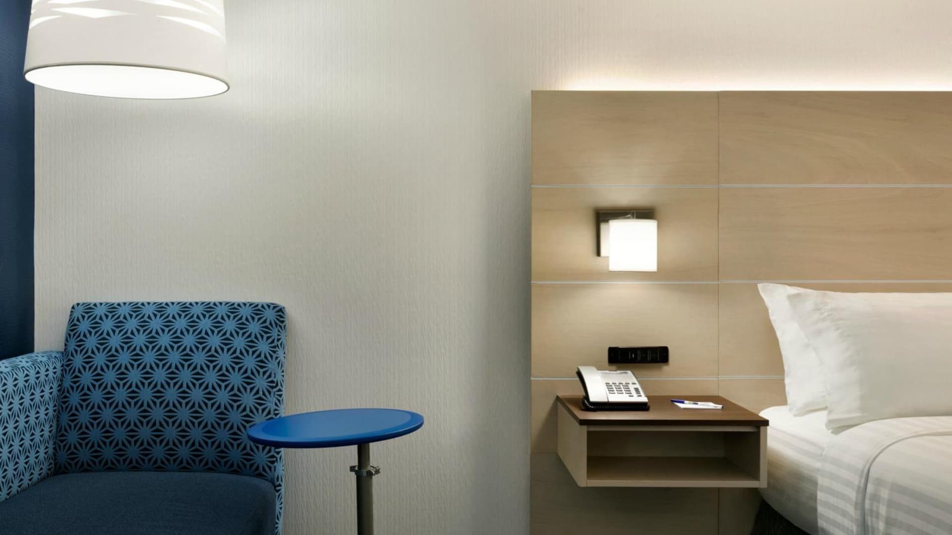 Holiday Inn Express - Williamsburg Busch Gardens Area by IHG gallery photo in Williamsburg, VA — image 5