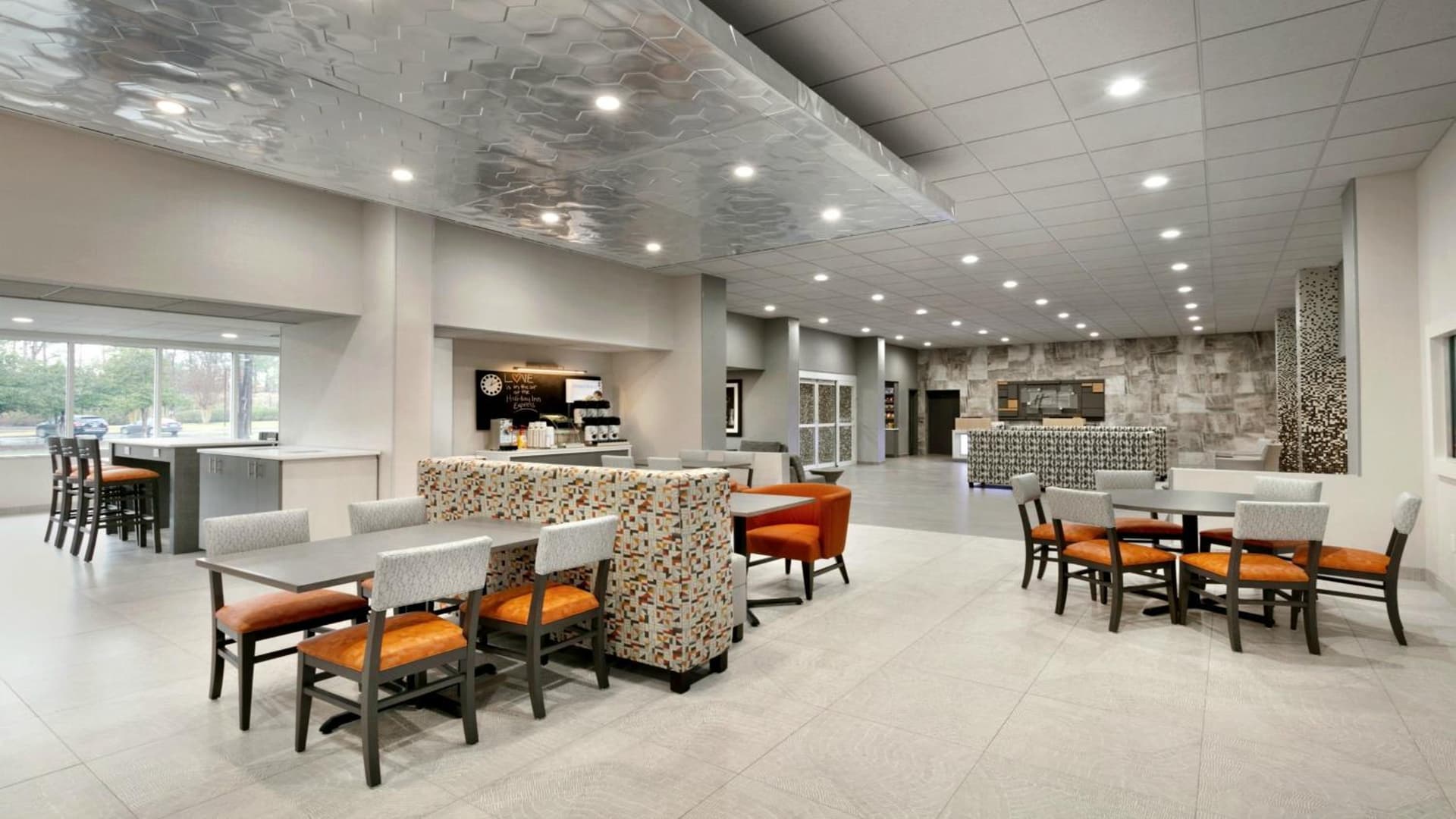 Holiday Inn Express - Williamsburg Busch Gardens Area by IHG property views in Williamsburg, VA — gallery photo 3