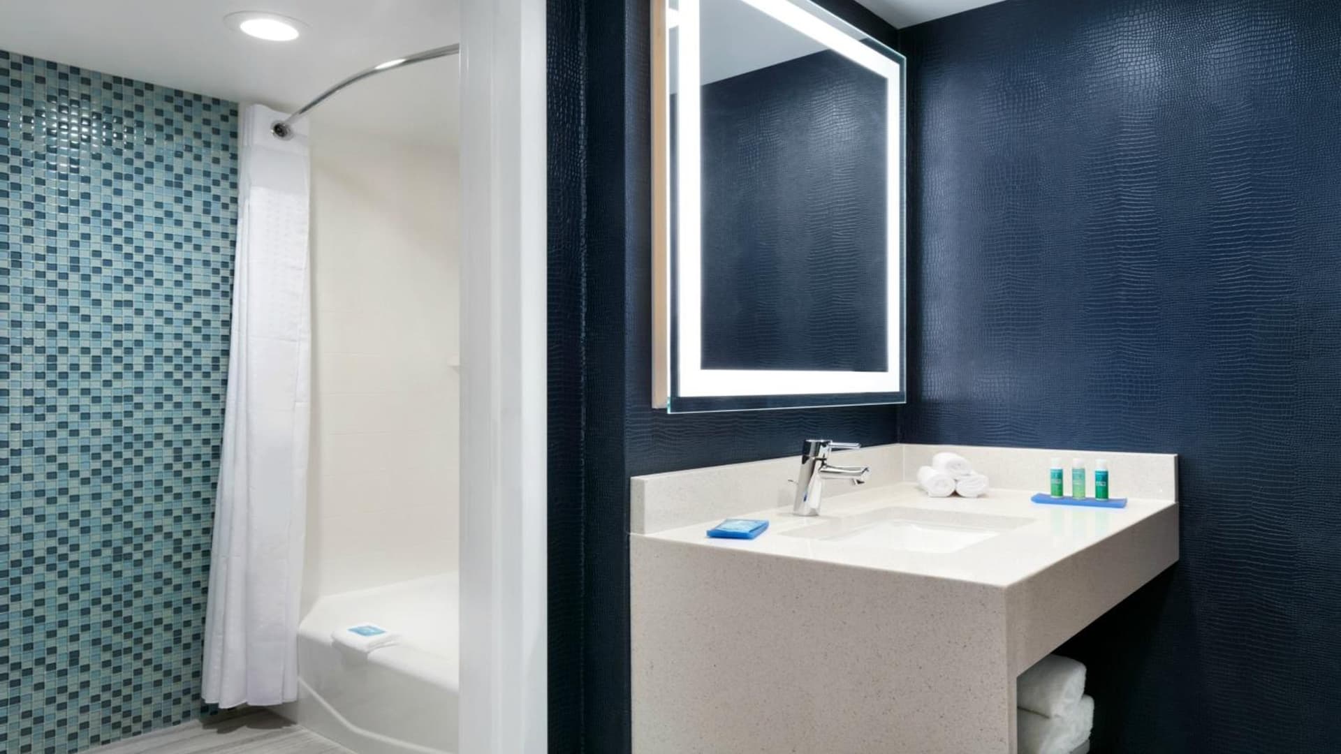 Holiday Inn Express - Williamsburg Busch Gardens Area by IHG gallery photo in Williamsburg, VA — image 19
