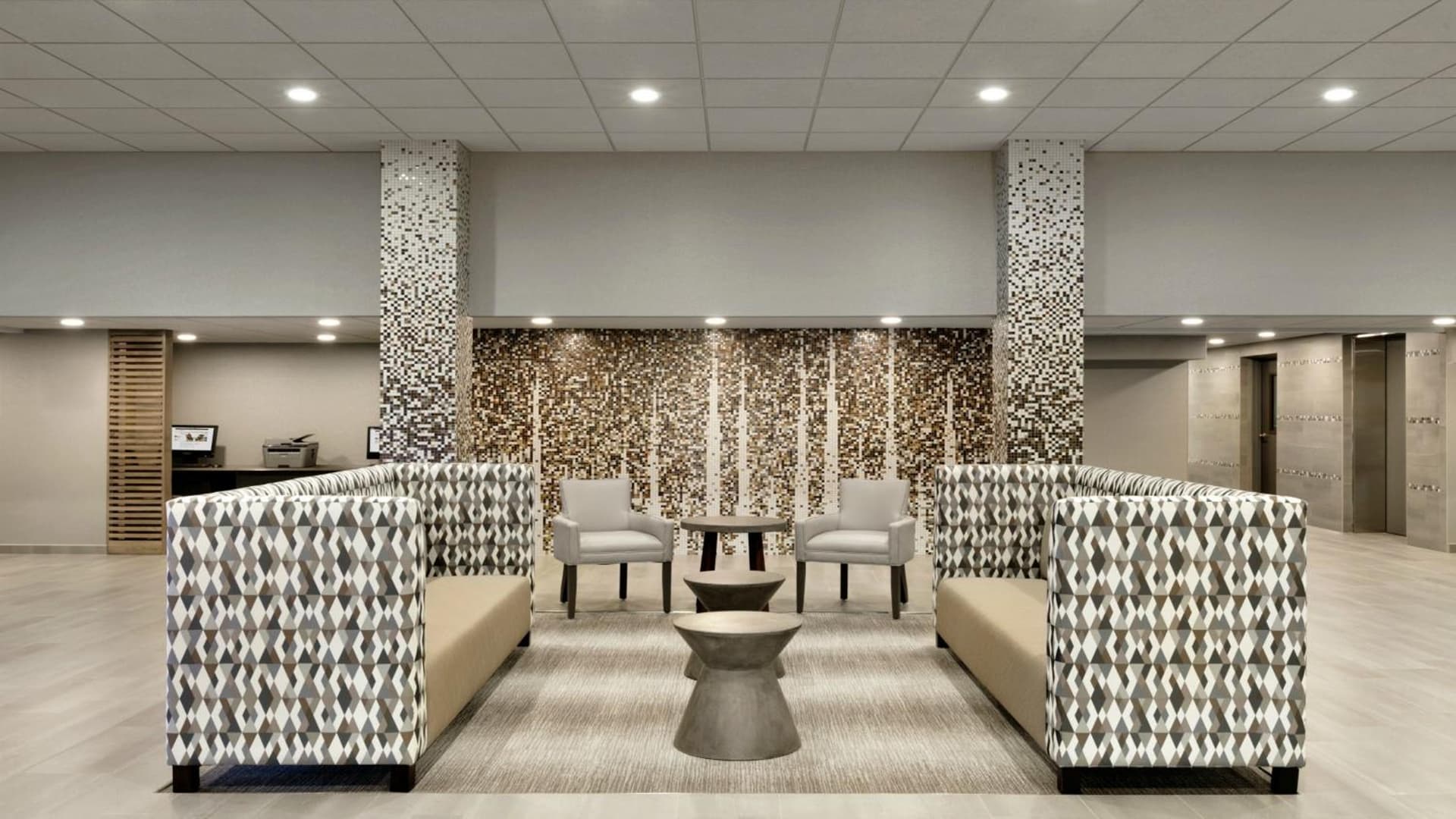 Holiday Inn Express - Williamsburg Busch Gardens Area by IHG gallery photo in Williamsburg, VA — image 9