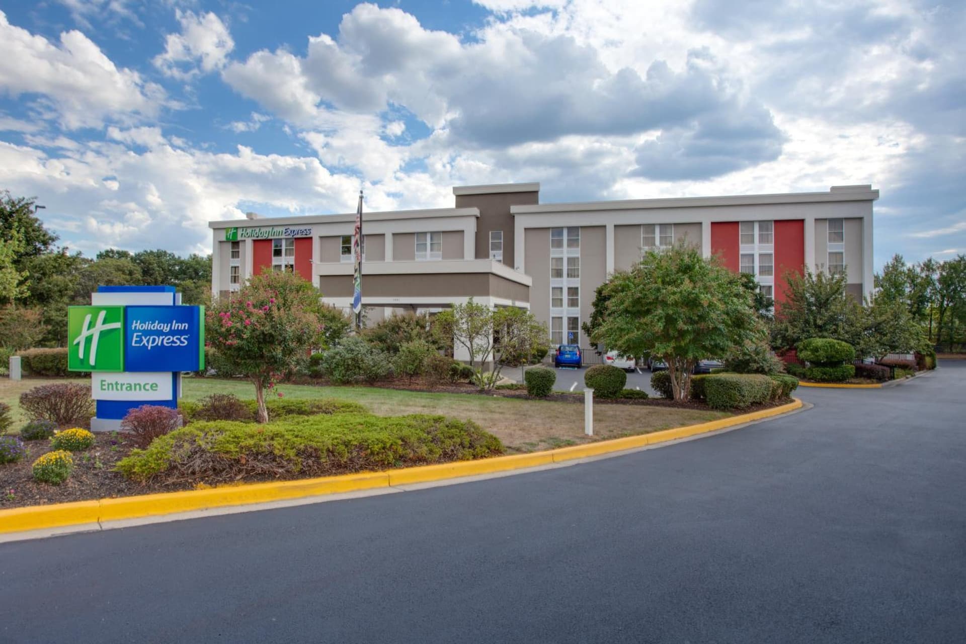 Holiday Inn Express Washington DC East- Andrews AFB by IHG featured exterior or lobby in Camp Springs, MD — similar hotel