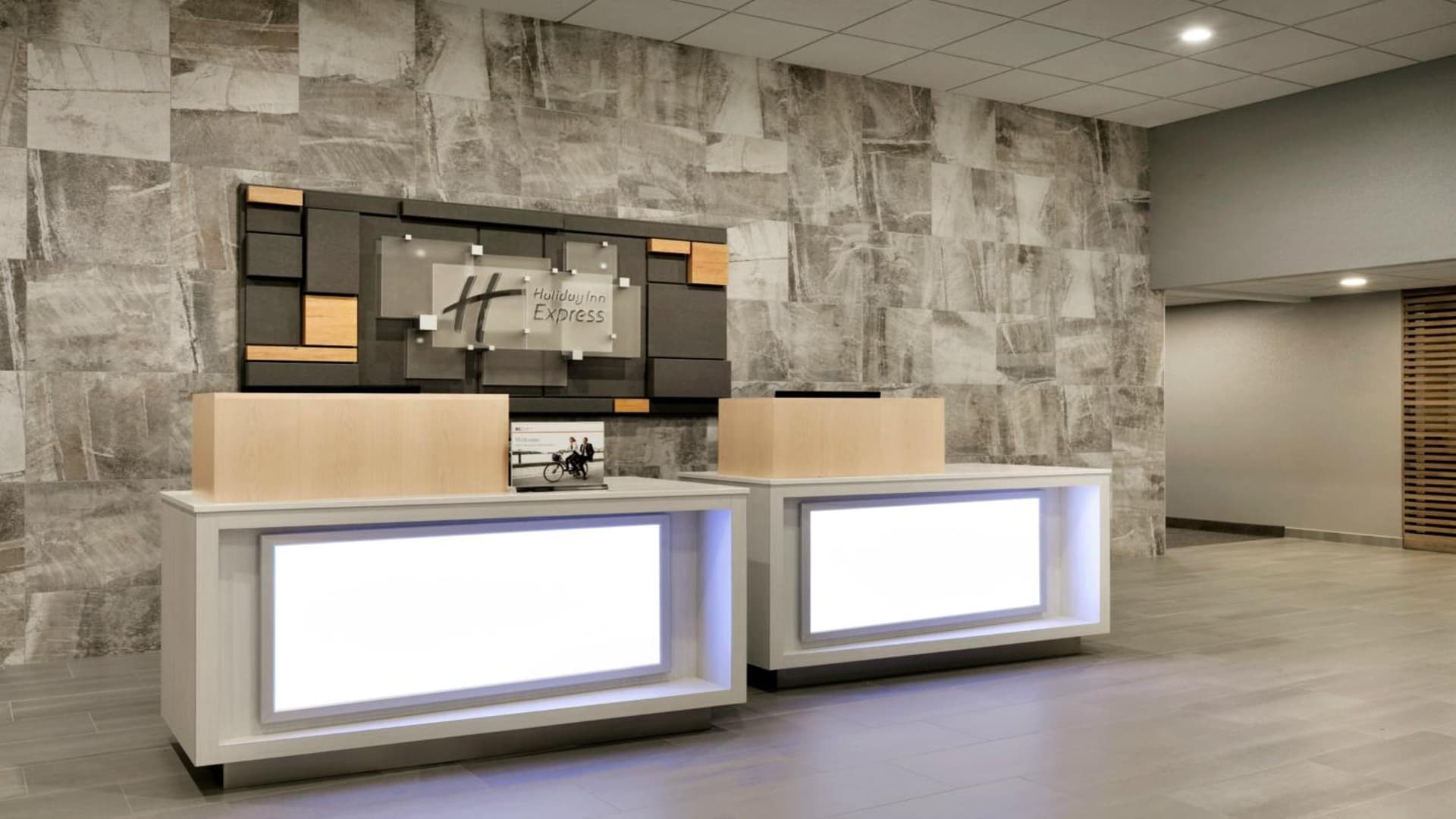 Holiday Inn Express - Williamsburg Busch Gardens Area by IHG property views in Williamsburg, VA — gallery photo 3