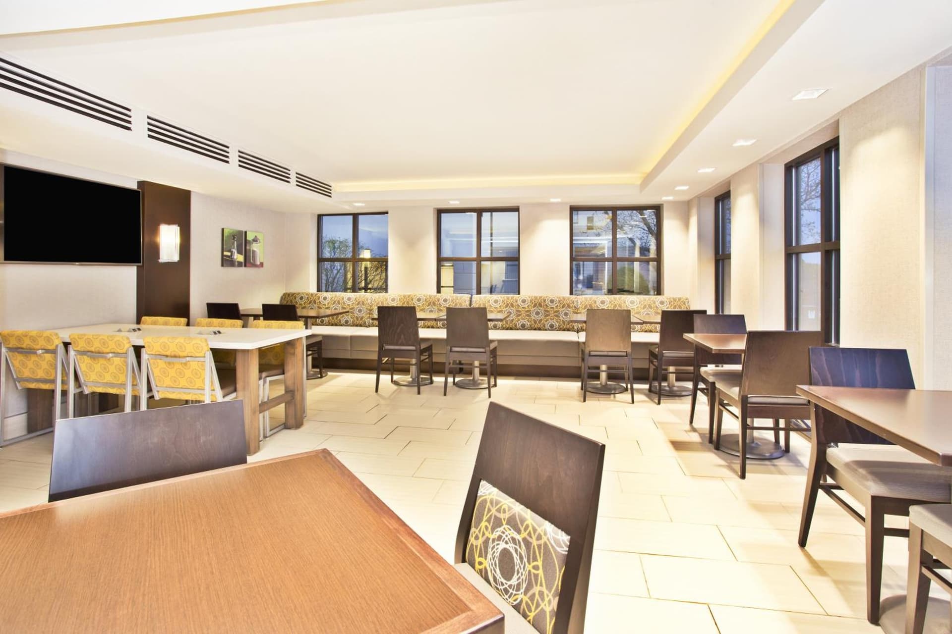Holiday Inn Express Boston-Waltham by IHG gallery photo in Waltham, MA — image 23