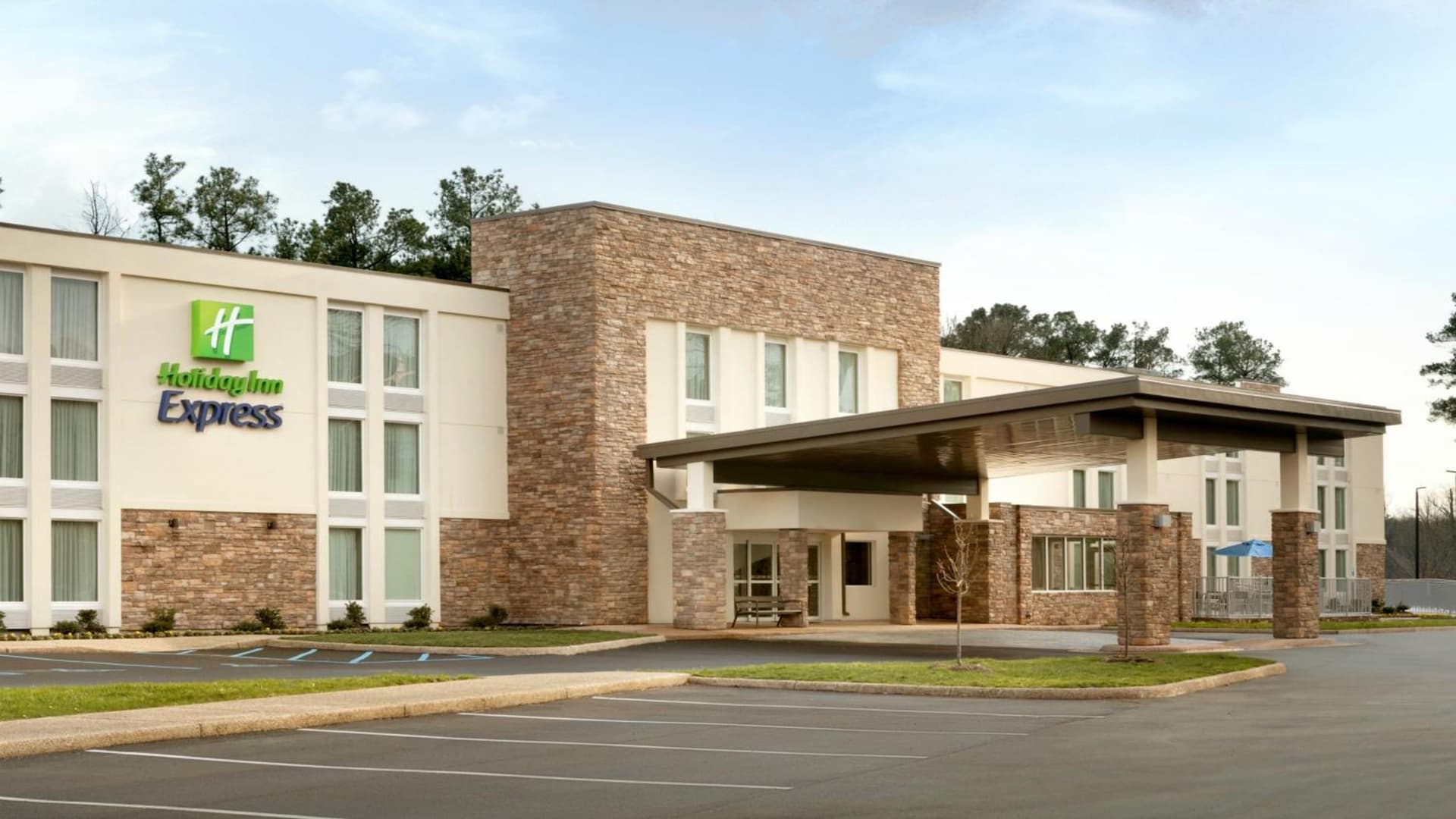 Holiday Inn Express - Williamsburg Busch Gardens Area by IHG gallery photo in Williamsburg, VA — image 32