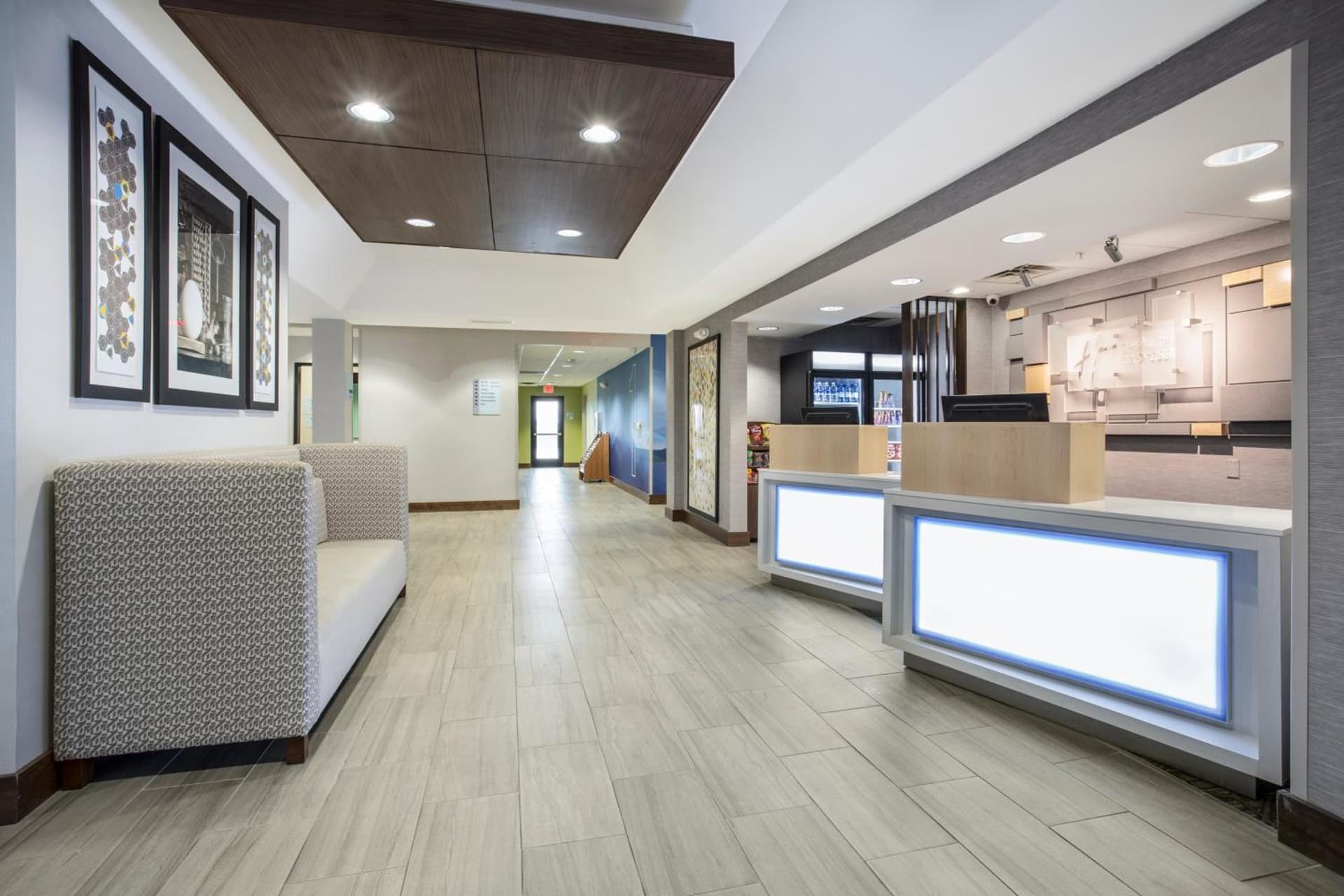 Holiday Inn Express Kansas City - at the Legends! by IHG gallery photo in Kansas City, KS — image 14