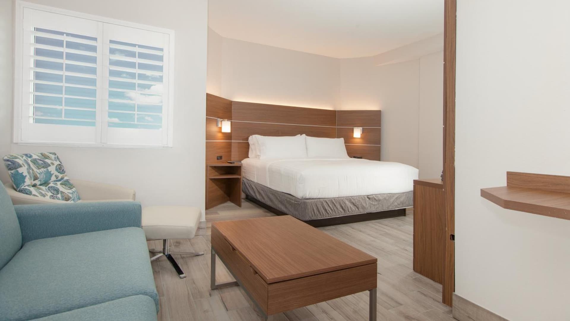 Holiday Inn Express & Suites Panama City Beach - Beachfront by IHG gallery photo in Panama City Beach, FL — image 89