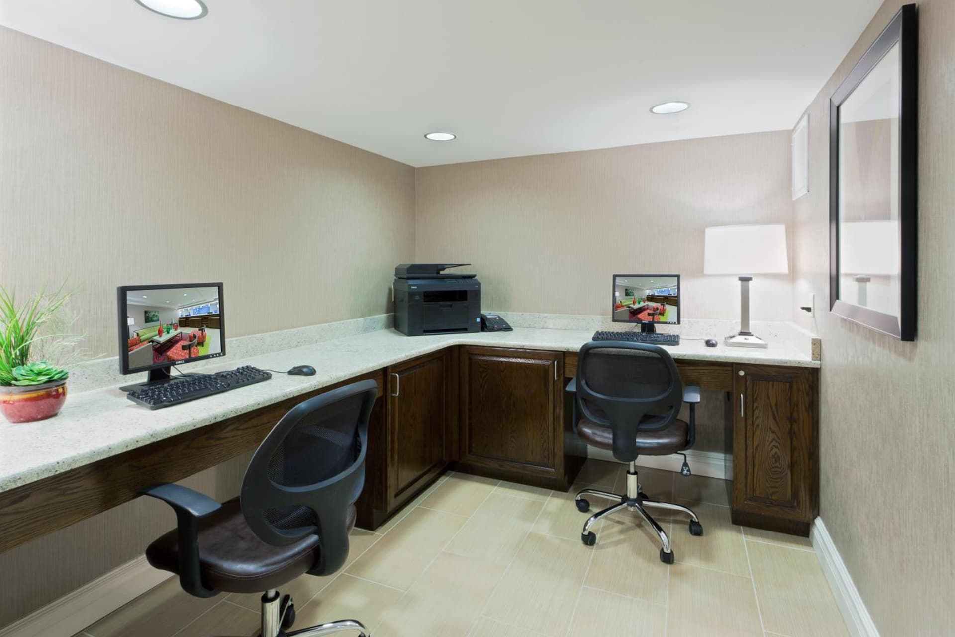 Holiday Inn Express - Neptune by IHG gallery photo in Neptune City, NJ — image 10