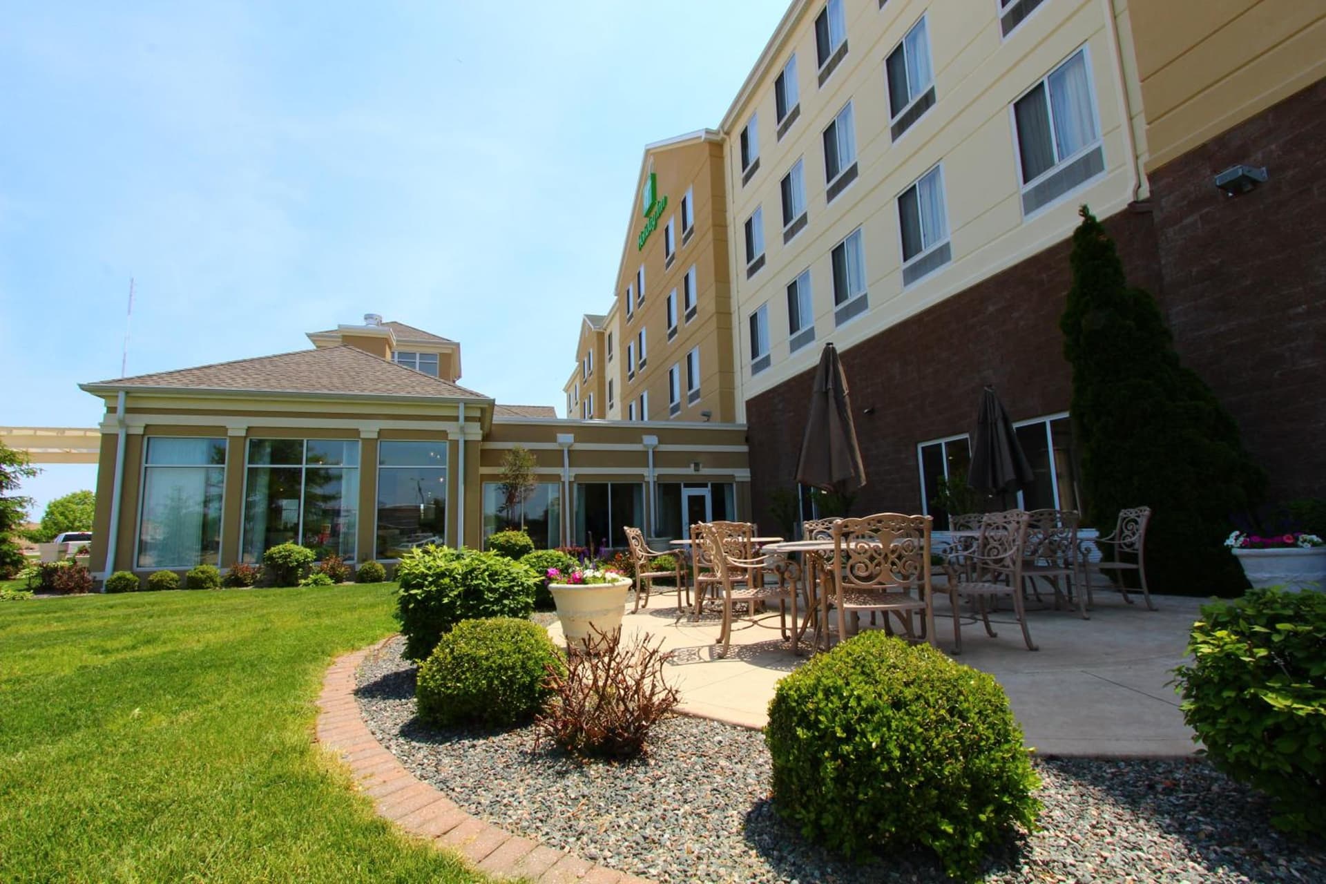 Holiday Inn Effingham by IHG featured exterior or lobby in Effingham, IL — similar hotel