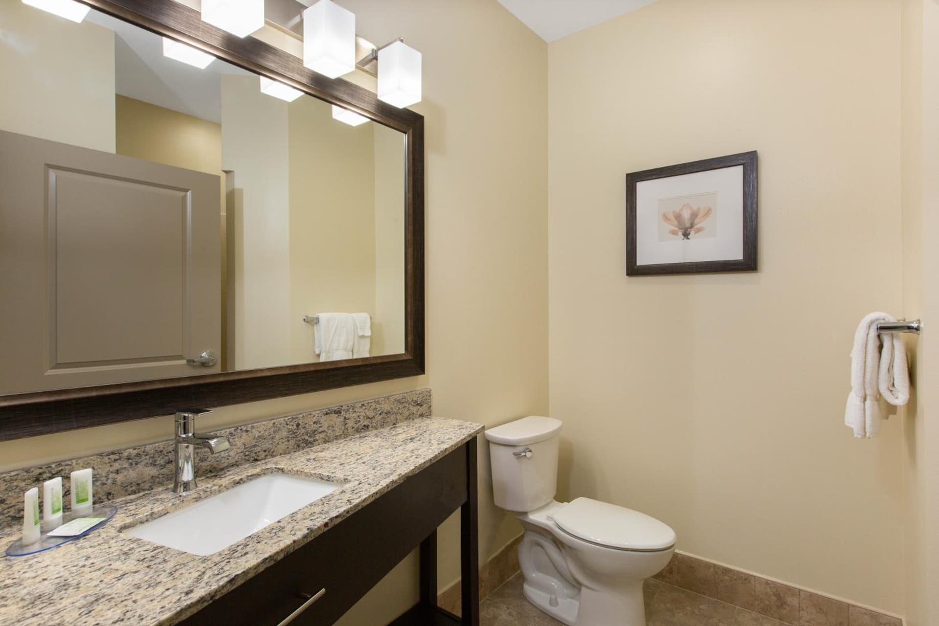 AmericInn by Wyndham Sioux Falls North gallery photo in Sioux Falls, SD — image 54
