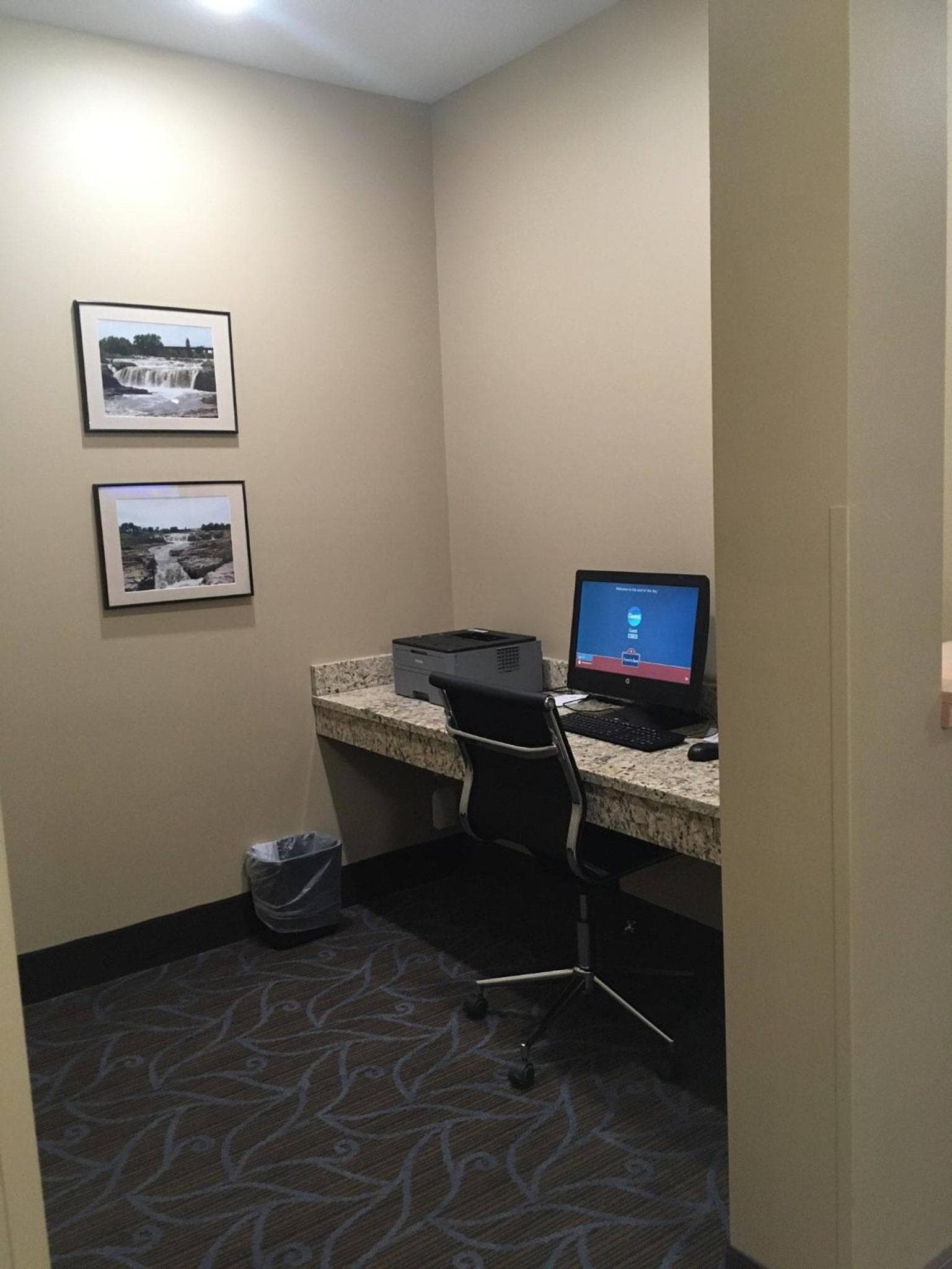 AmericInn by Wyndham Sioux Falls North gallery photo in Sioux Falls, SD — image 11