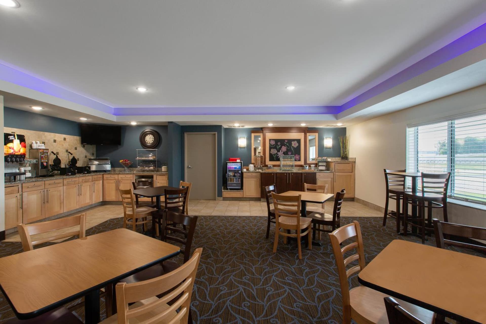 AmericInn by Wyndham Sioux Falls North gallery photo in Sioux Falls, SD — image 5