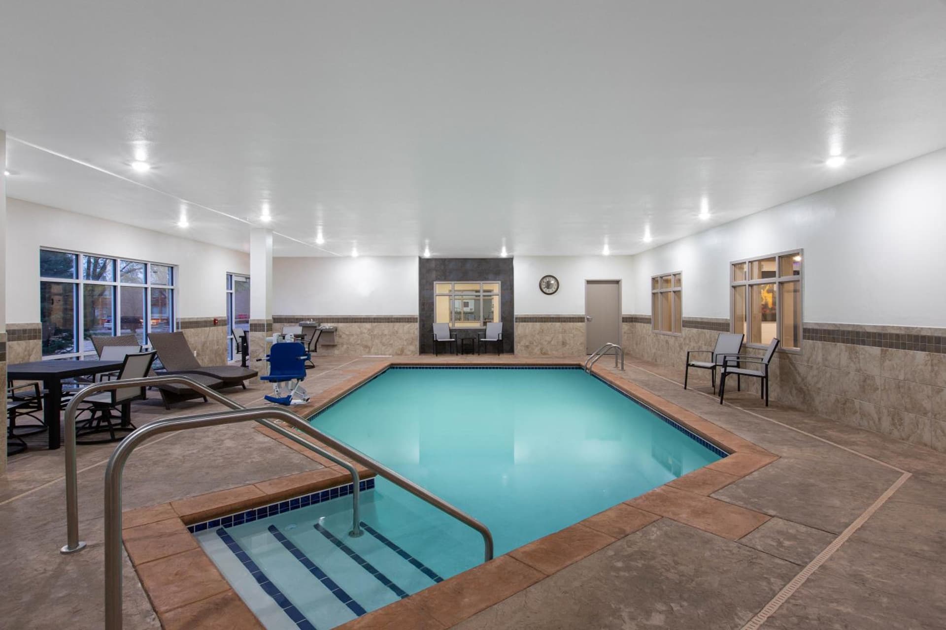 AmericInn by Wyndham Sioux Falls North gallery photo in Sioux Falls, SD — image 18