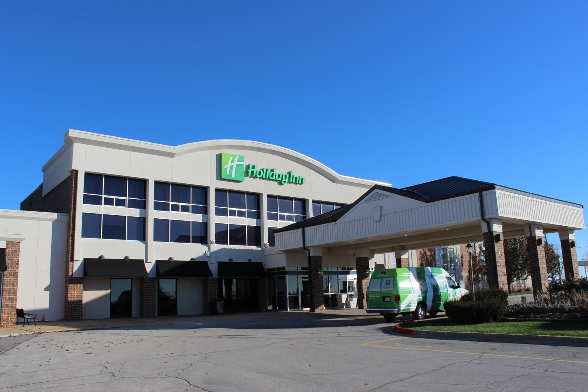 Holiday Inn Des Moines-Airport Conf Center by IHG interior in Des Moines, IA — gallery photo 2