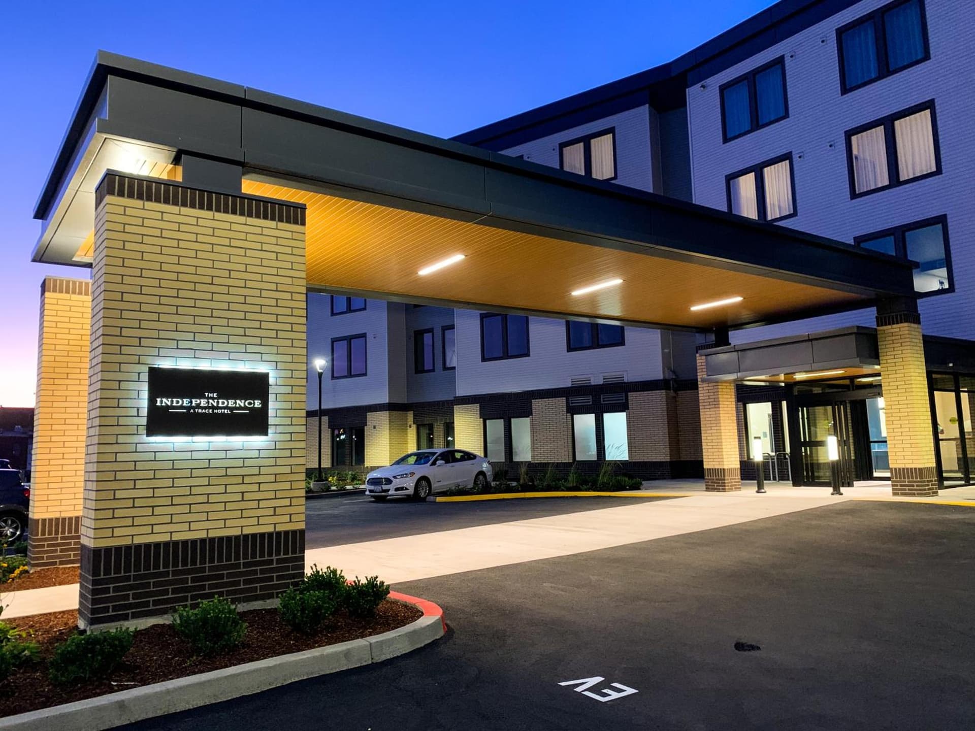 The Independence Hotel property views in Independence, OR — gallery photo 3