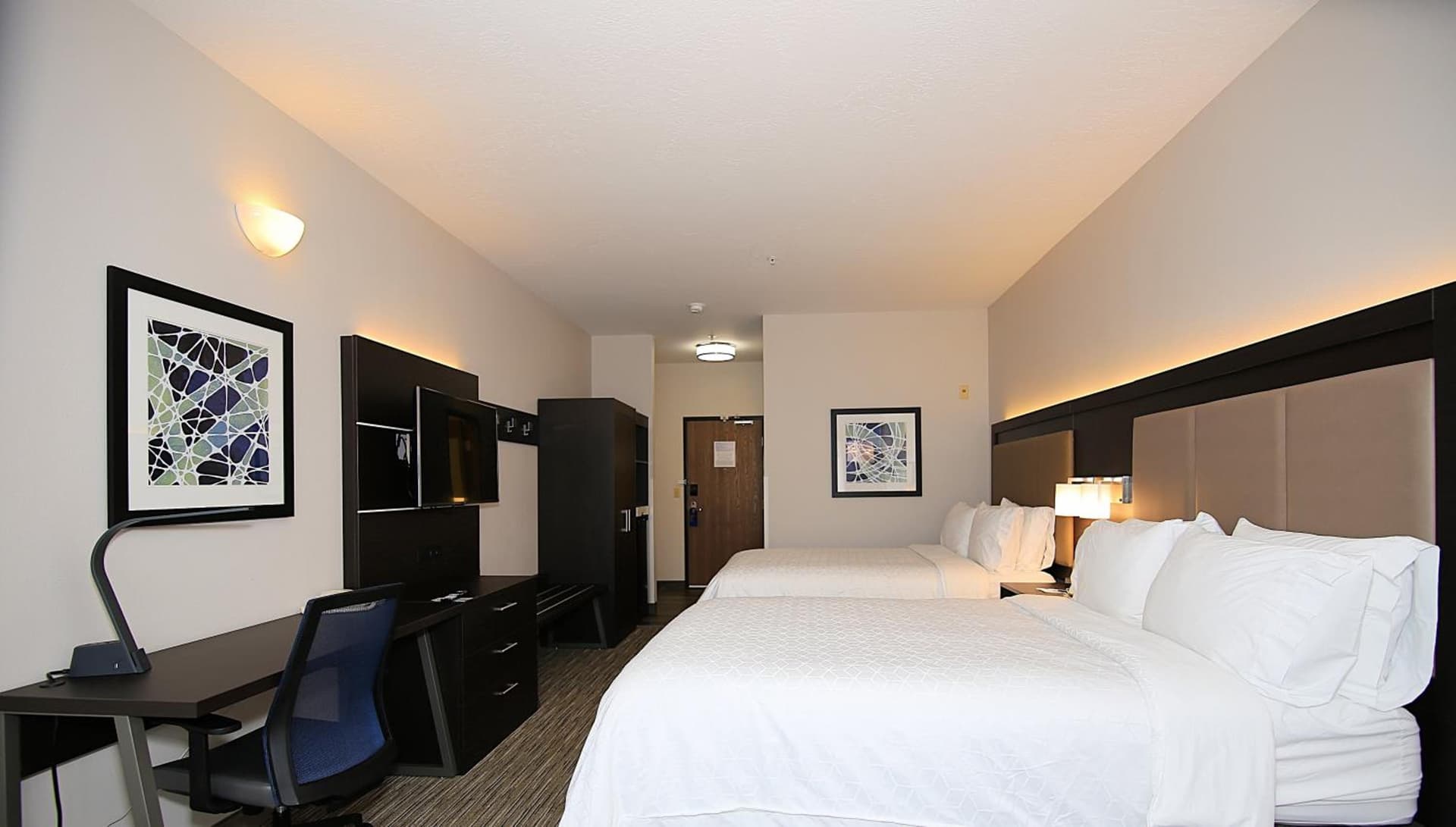 Holiday Inn Express Hotel & Suites Ashland by IHG gallery photo in Ashland, OR — image 11