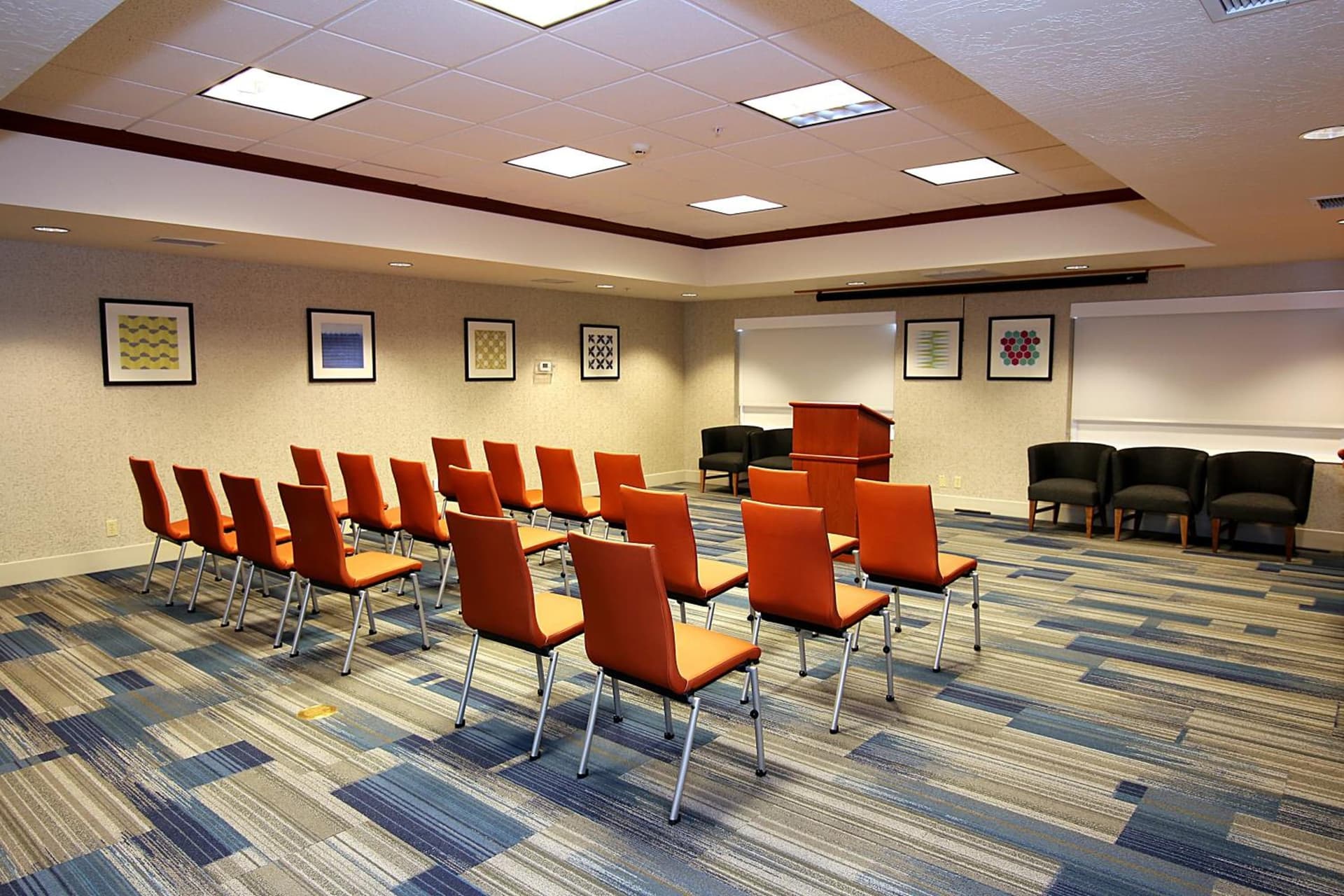 Holiday Inn Express Hotel & Suites Ashland by IHG gallery photo in Ashland, OR — image 21