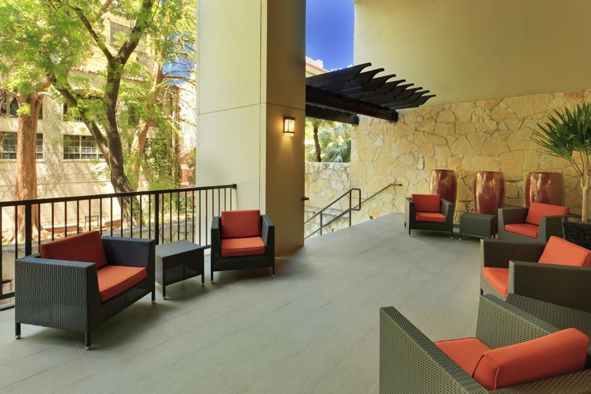 Holiday Inn San Antonio-Riverwalk by IHG interior in San Antonio, TX — gallery photo 2