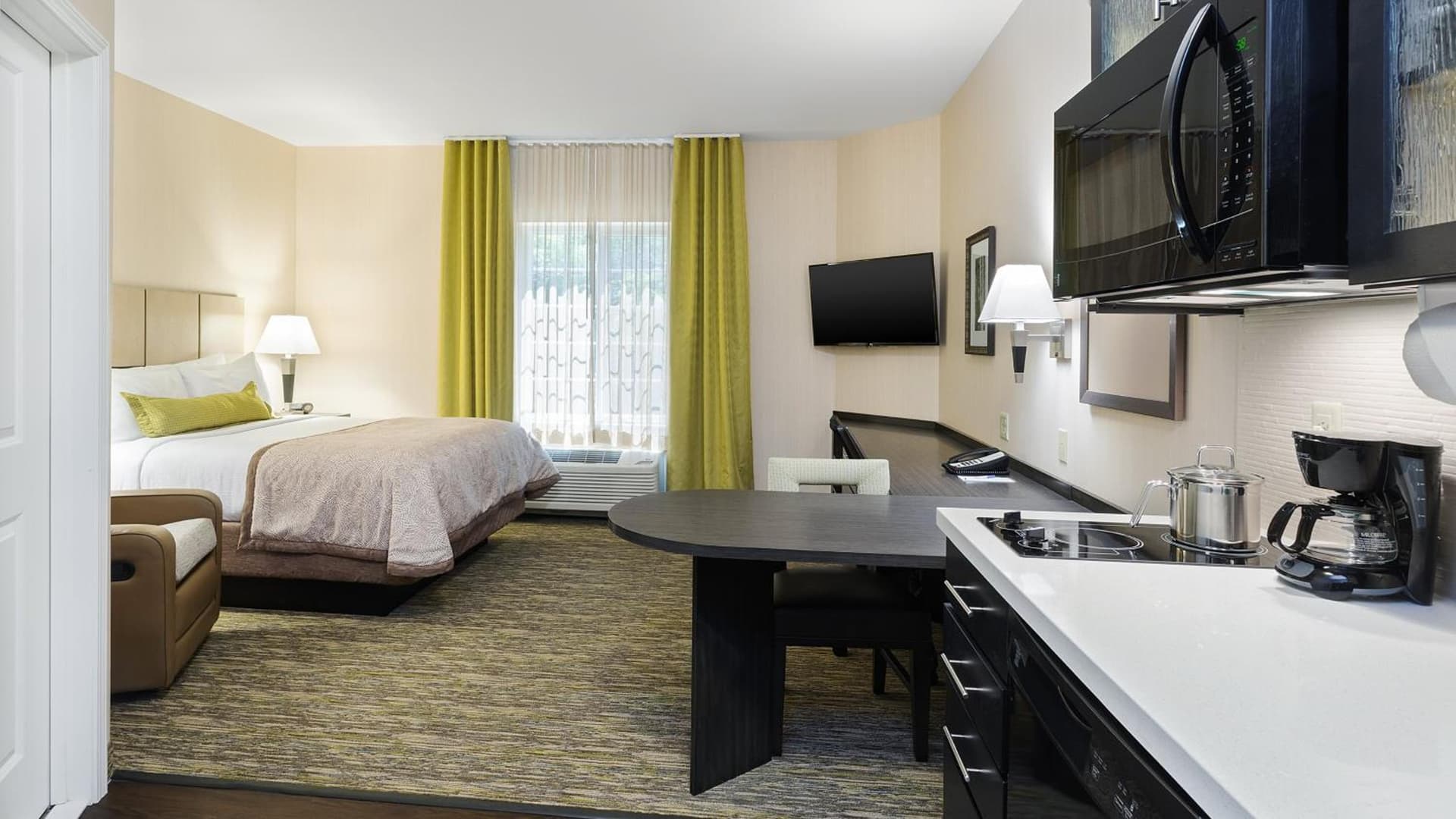 Candlewood Suites Grove City - Outlet Center by IHG gallery photo in Grove City, PA — image 20