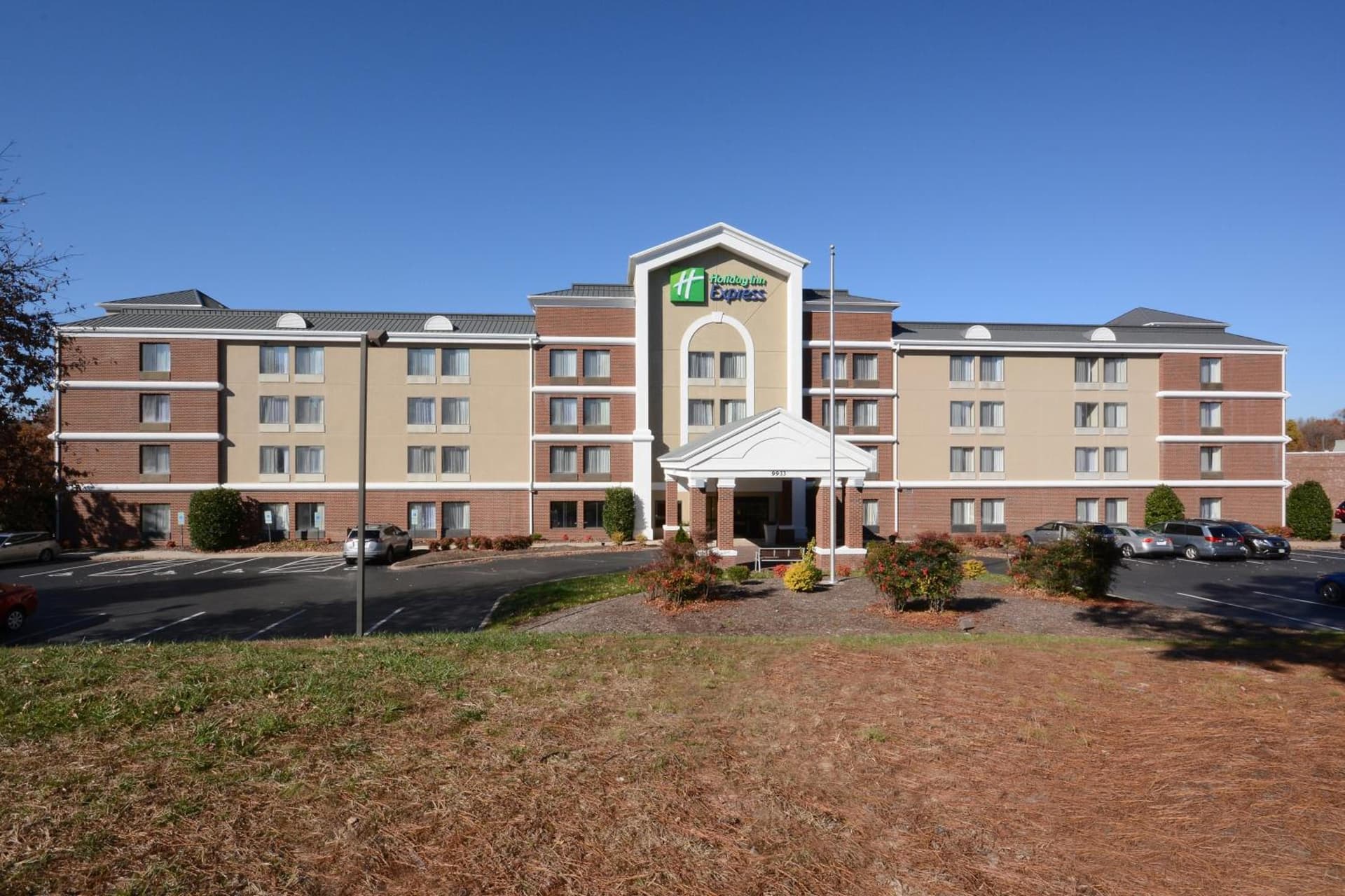 Holiday Inn Express Richmond I-64 Short Pump Area by IHG property views in Richmond, VA — gallery photo 3