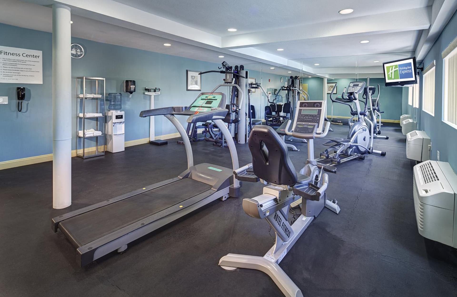 Holiday Inn Express San Diego South - National City by IHG interior in National City, CA — gallery photo 2