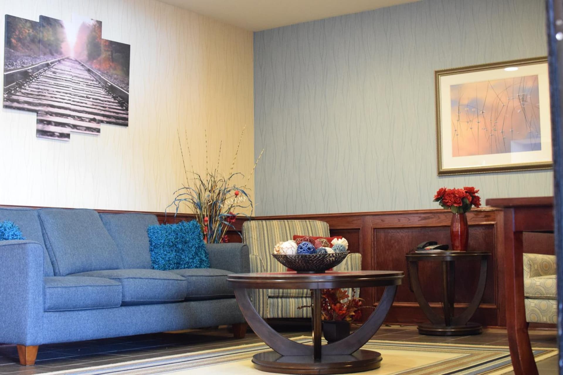 Holiday Inn Express Pratt by IHG interior in Pratt, KS — gallery photo 2