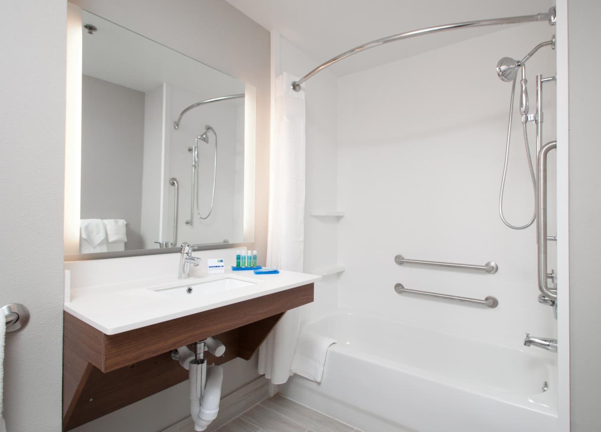 Holiday Inn Express Quantico - Stafford by IHG gallery photo in Stafford, VA — image 28