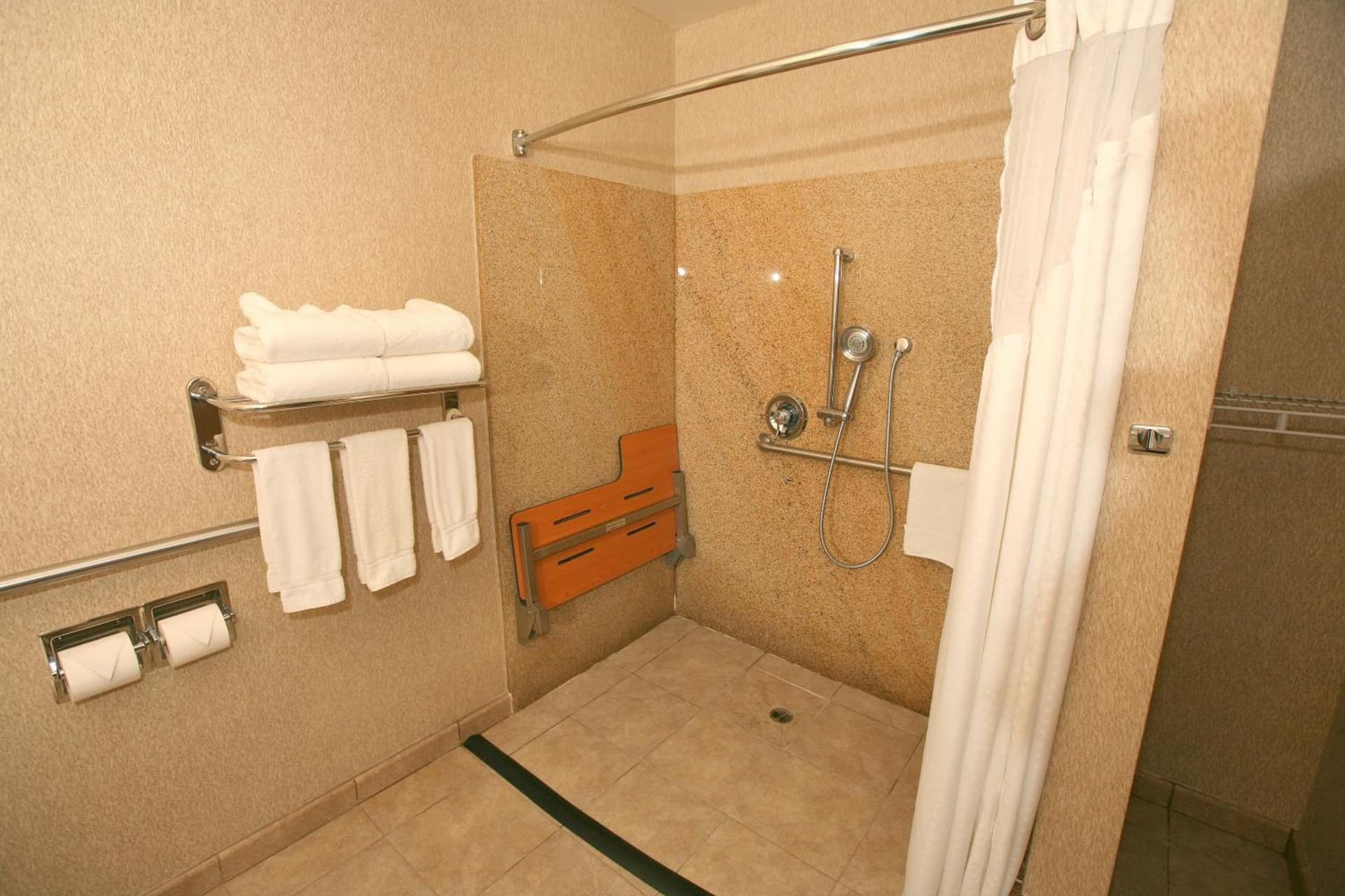Holiday Inn Express San Diego South - Chula Vista by IHG gallery photo in Chula Vista, CA — image 6