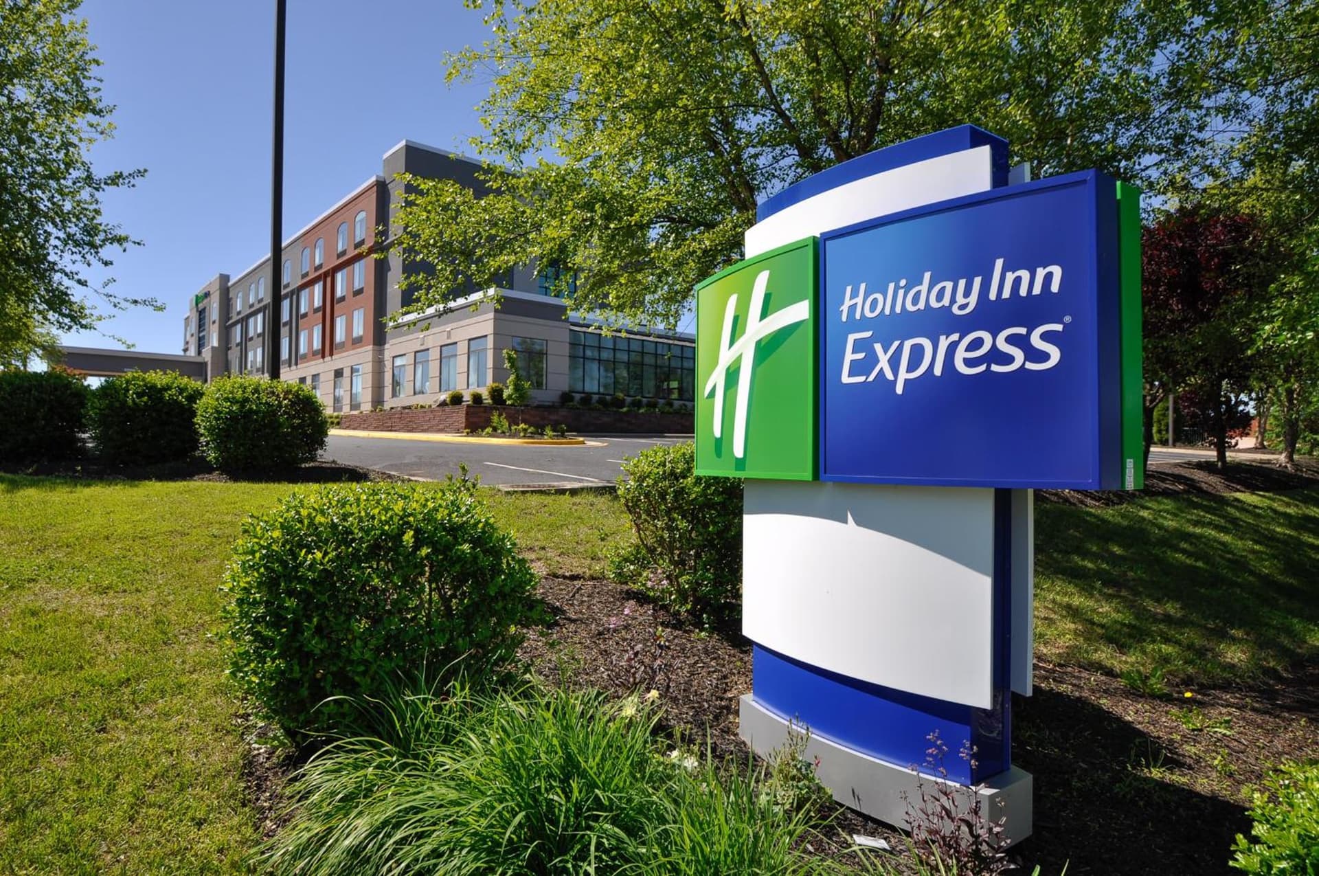Holiday Inn Express Quantico - Stafford by IHG gallery photo in Stafford, VA — image 9