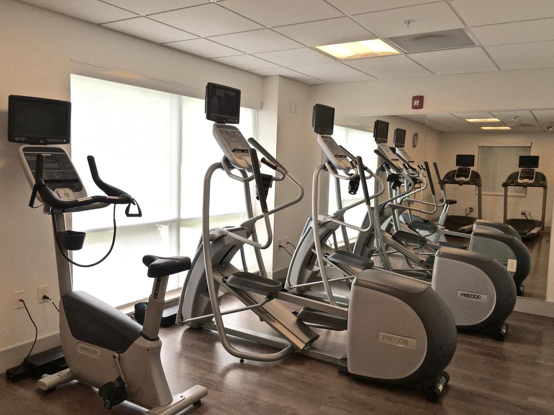 Holiday Inn Express & Suites Oswego by IHG interior in Oswego, NY — gallery photo 2