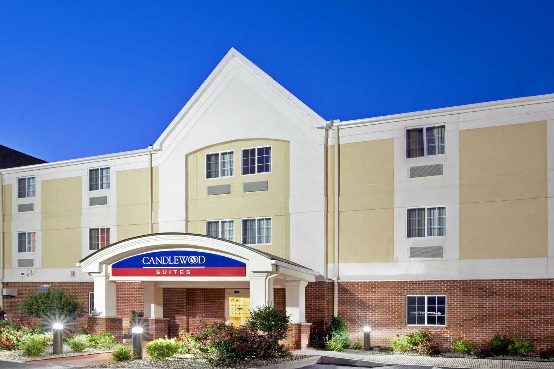 Candlewood Suites Merrillville by IHG interior in Merrillville, IN — gallery photo 2