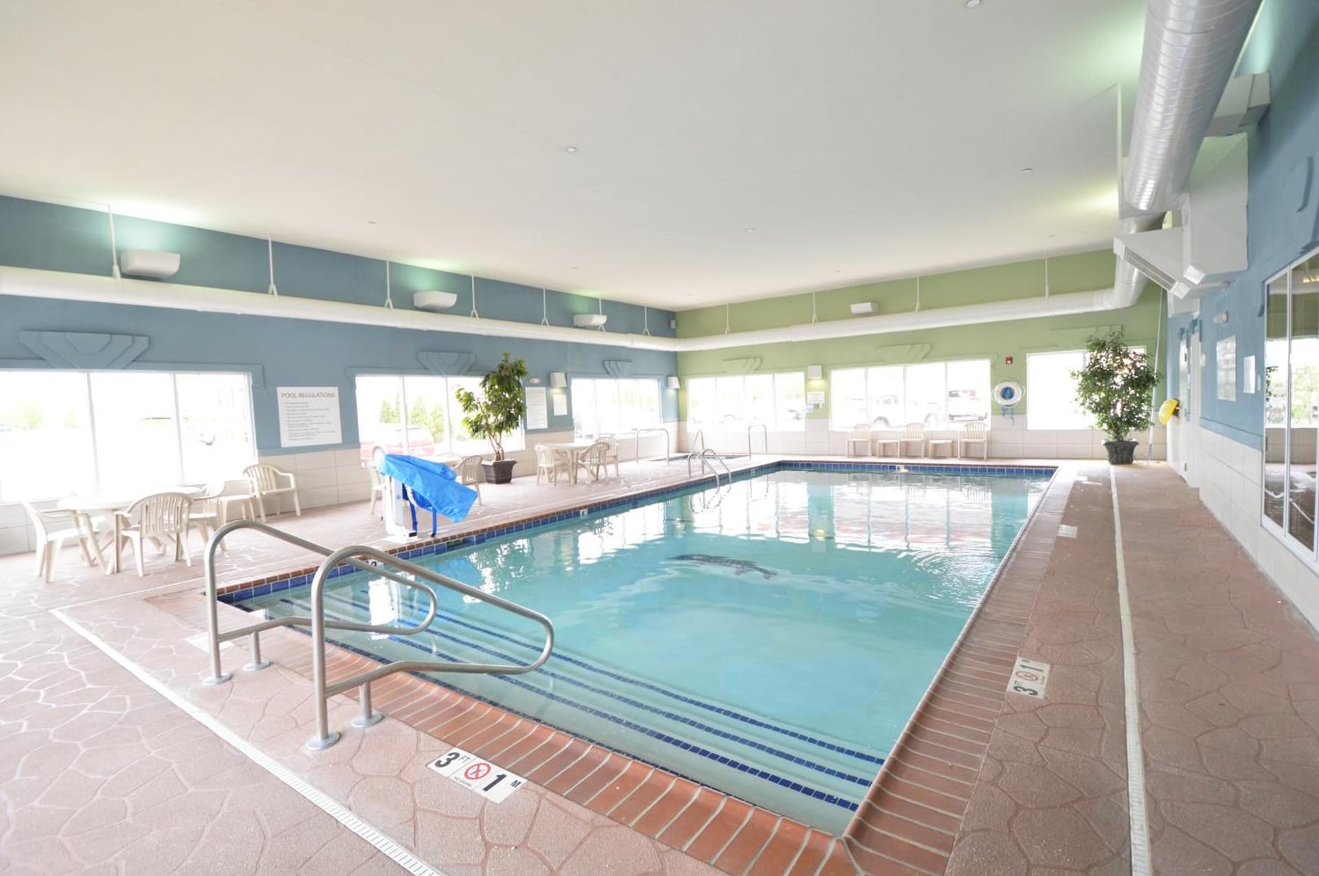 Holiday Inn Express Toledo-Oregon by IHG interior in Oregon, OH — gallery photo 2