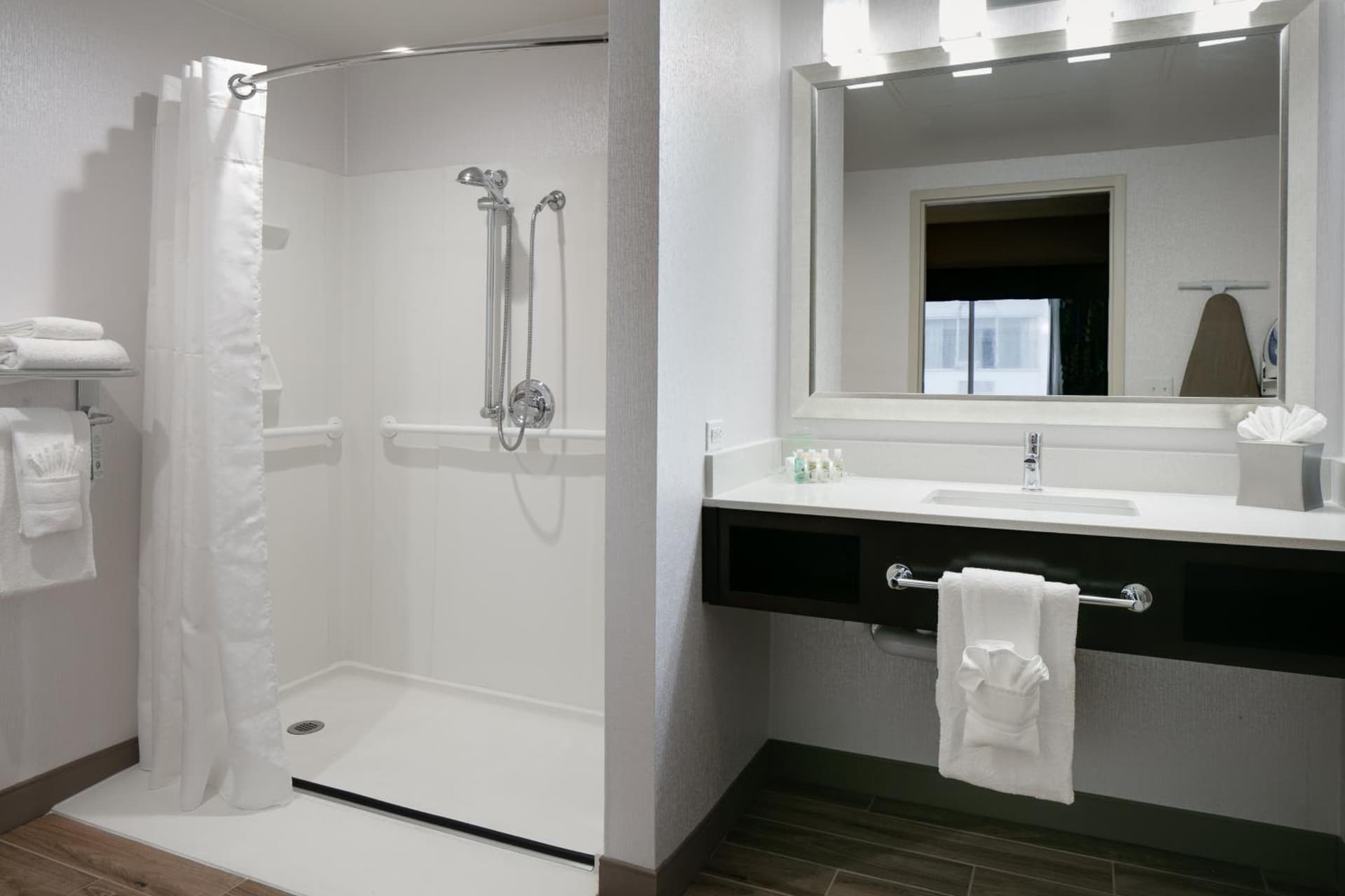 Holiday Inn Hotel & Suites Overland Park-West by IHG gallery photo in Overland Park, KS — image 10