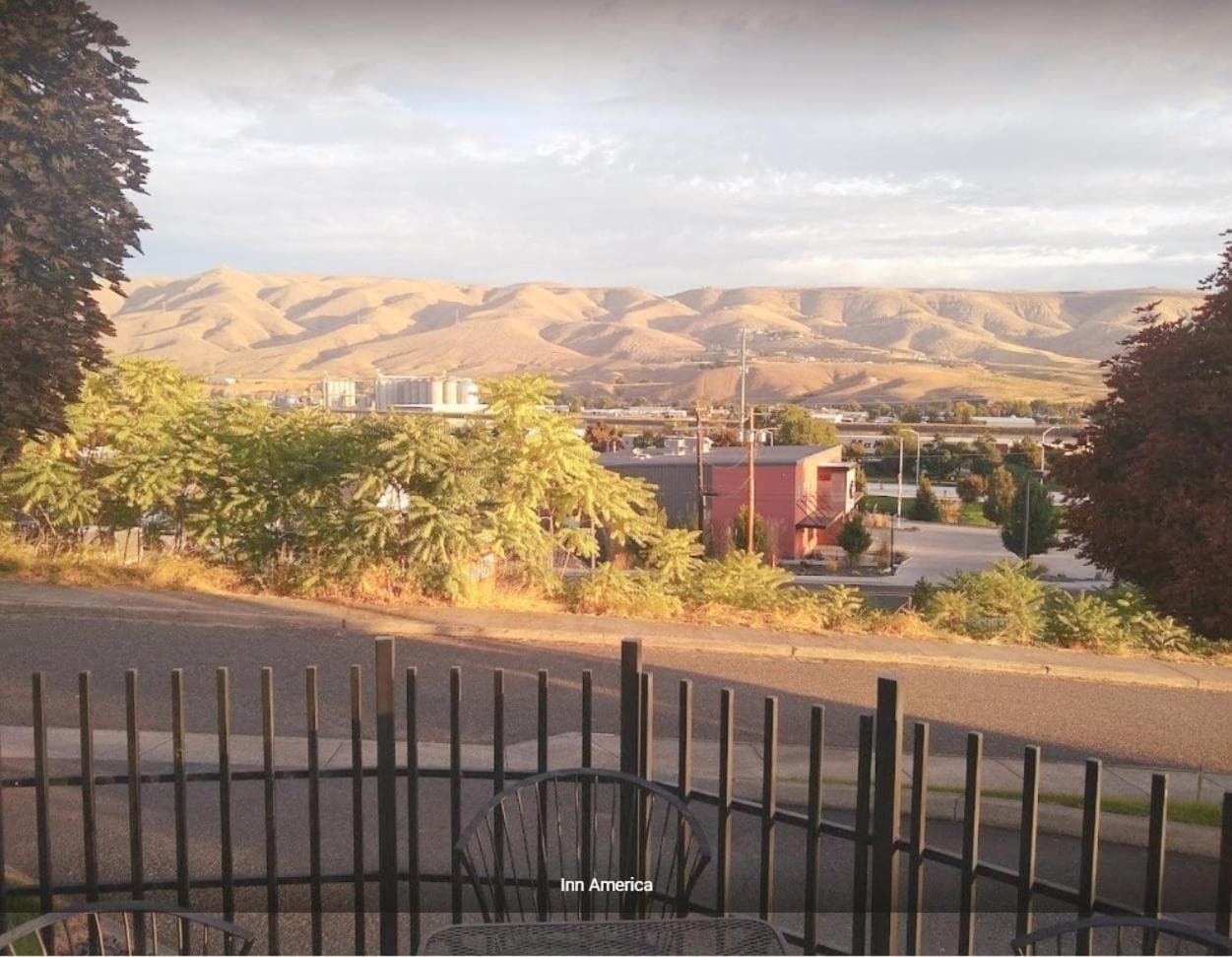 Inn America - Lewiston interior in Lewiston, ID — gallery photo 2