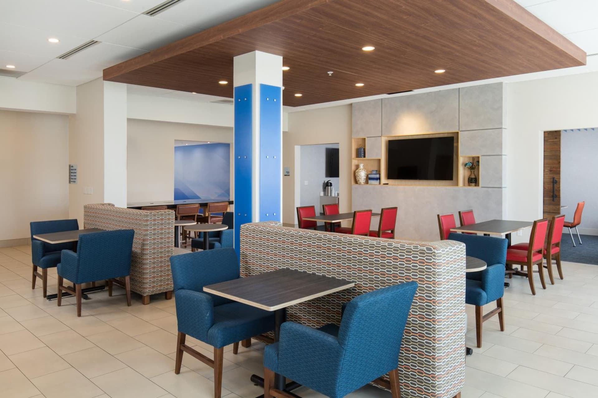 Holiday Inn Express Visalia Sequoia Gateway Area by IHG gallery photo in Visalia, CA — image 21