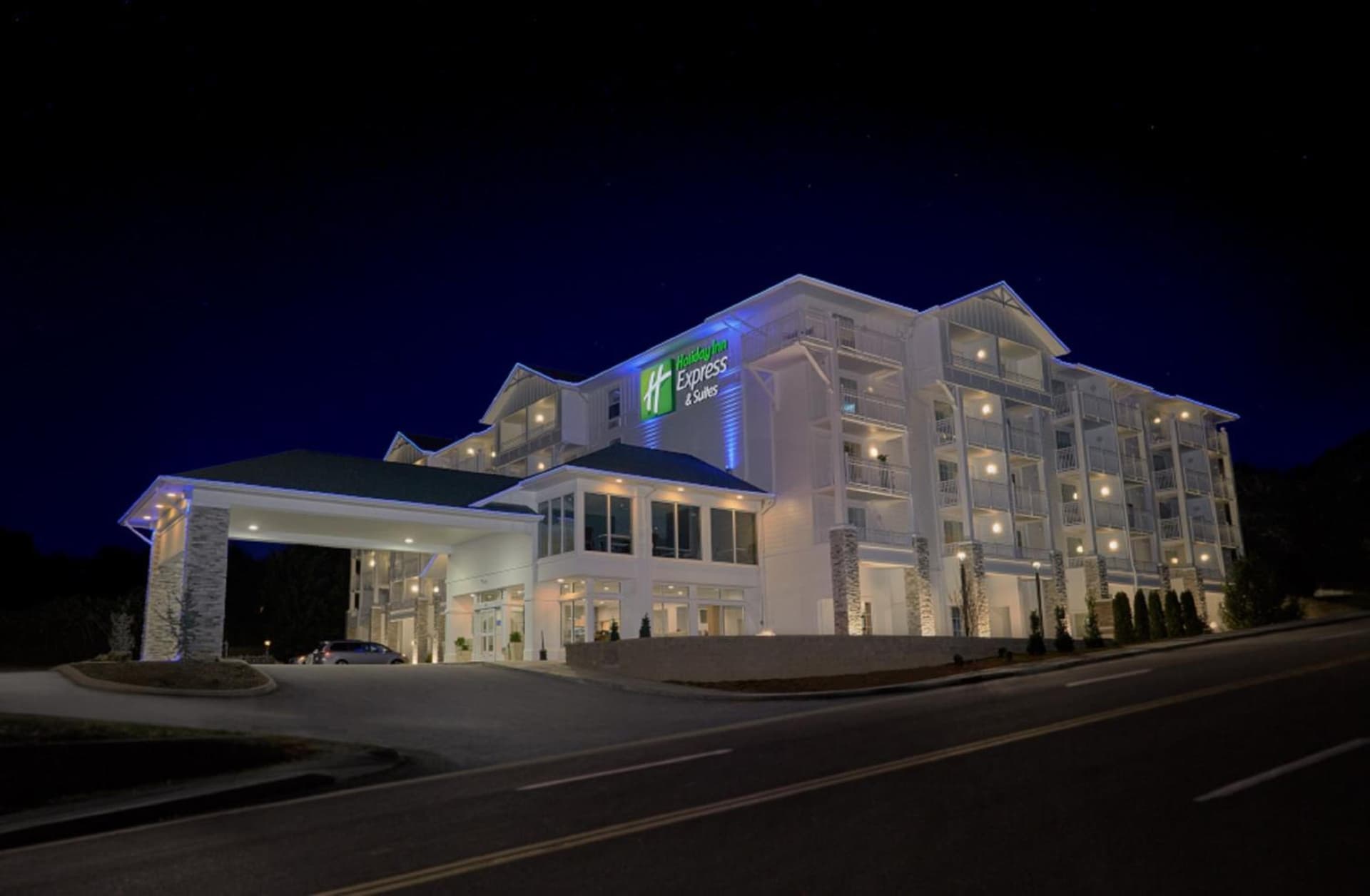 Holiday Inn Express Pigeon Forge – Sevierville by IHG featured exterior or lobby in Pigeon Forge, TN — similar hotel