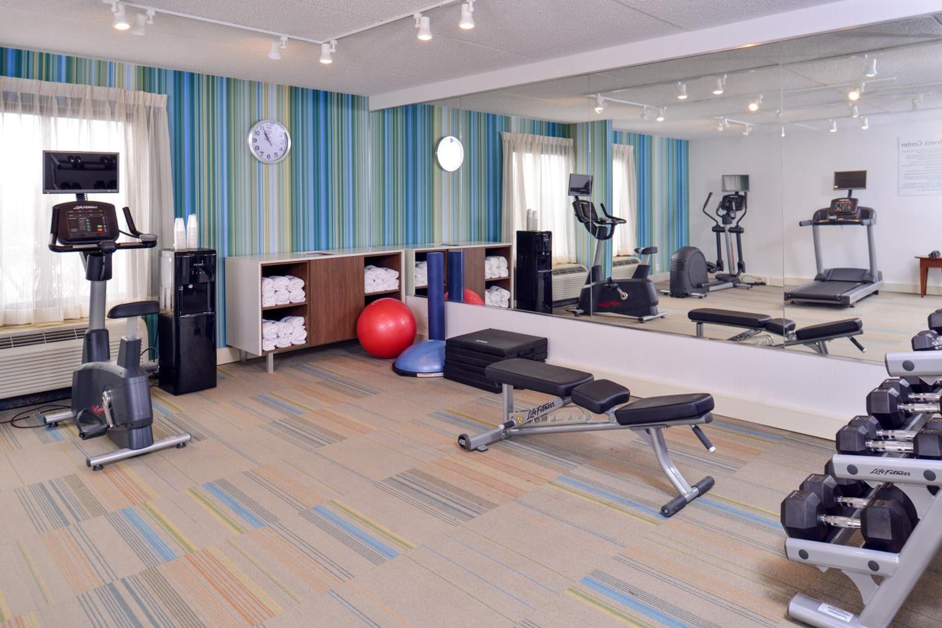 Holiday Inn Express Rochester - University Area by IHG gallery photo in Rochester, NY — image 27