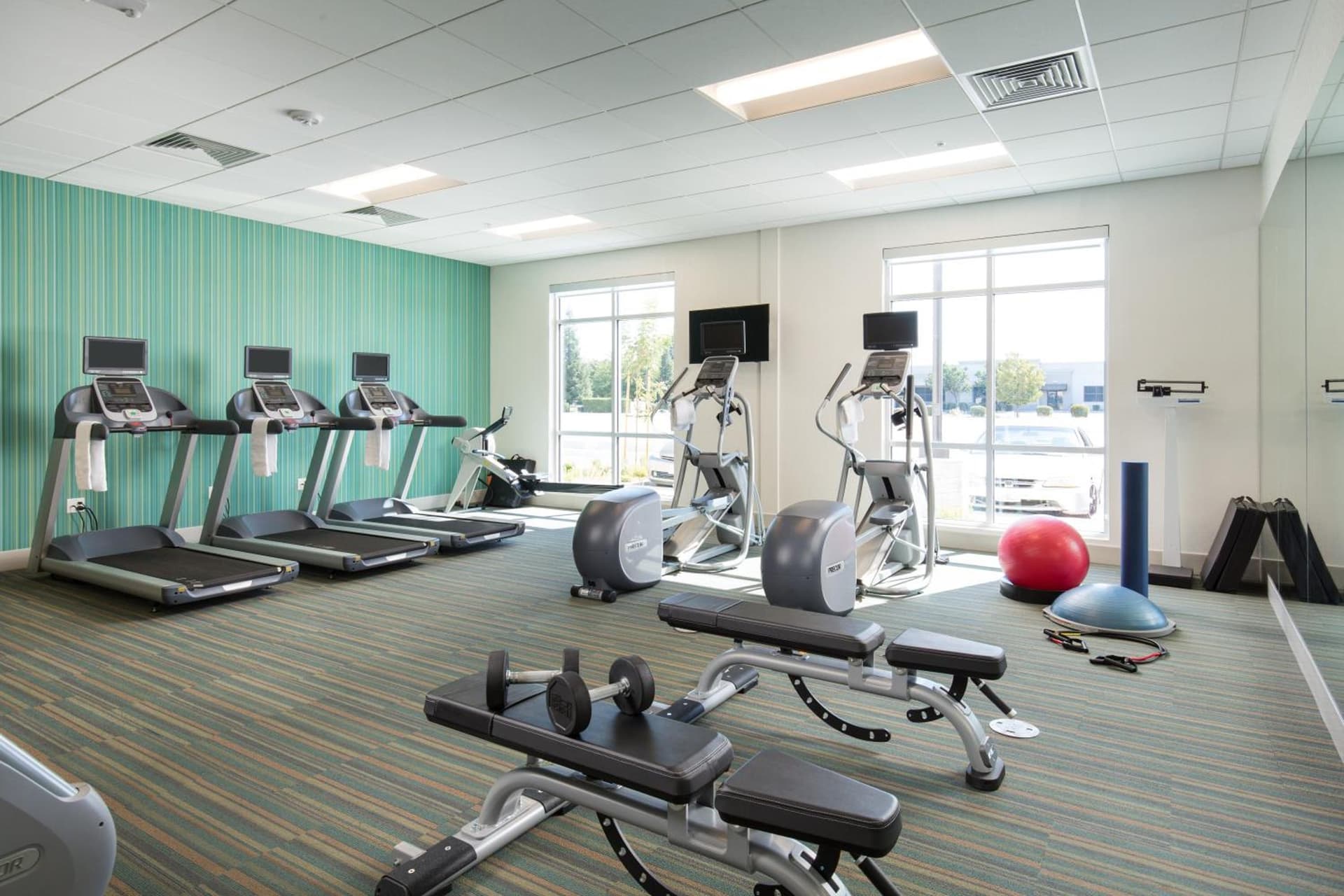 Holiday Inn Express Visalia Sequoia Gateway Area by IHG gallery photo in Visalia, CA — image 13
