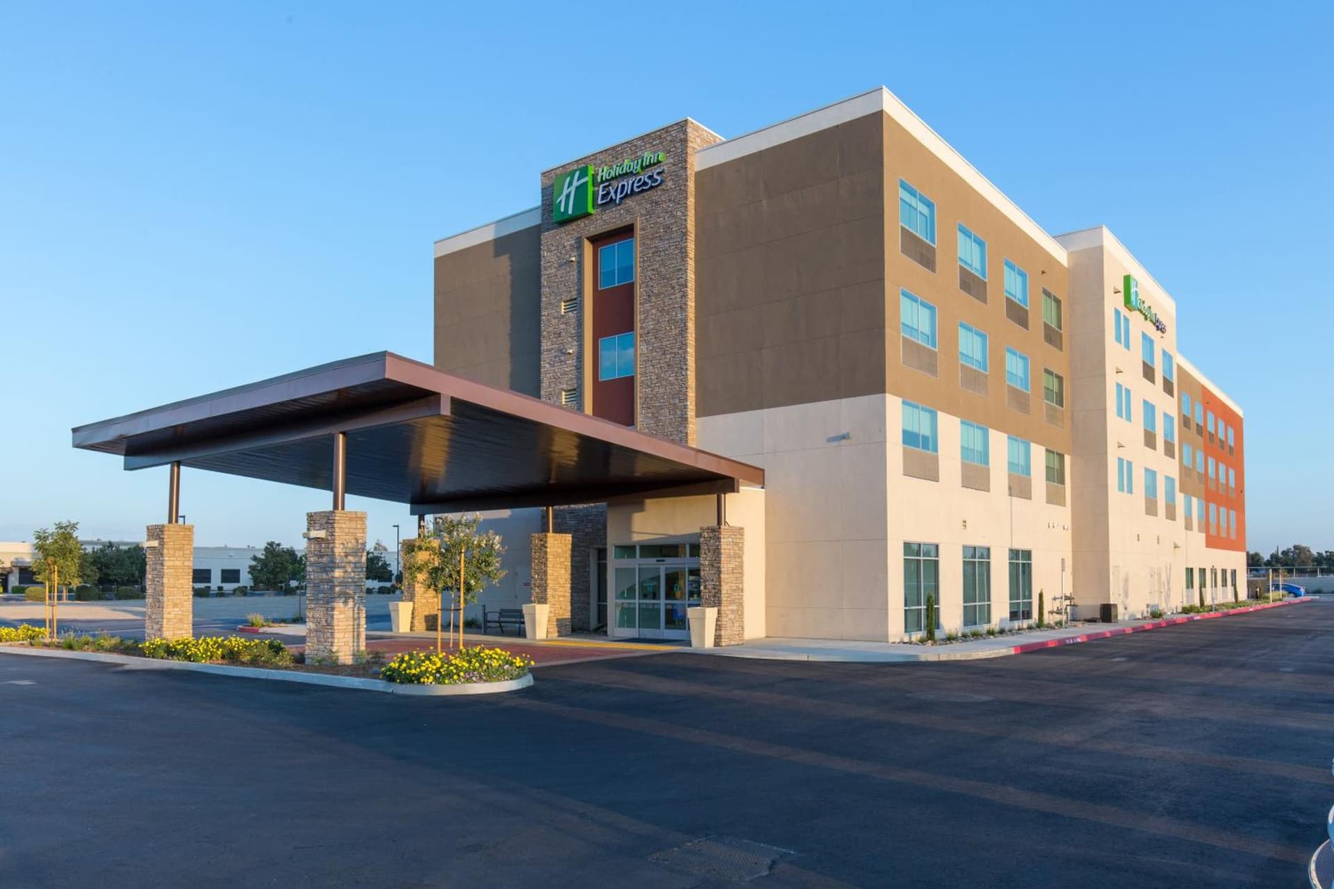 Holiday Inn Express Visalia Sequoia Gateway Area by IHG exterior or lobby in Visalia, CA — main listing photo