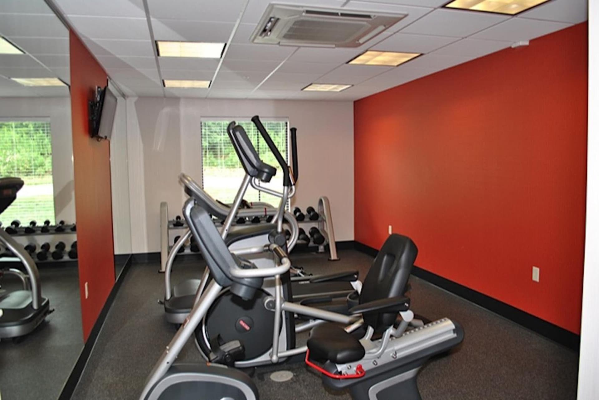Holiday Inn Express Salem by IHG property views in Salem, OH — gallery photo 3